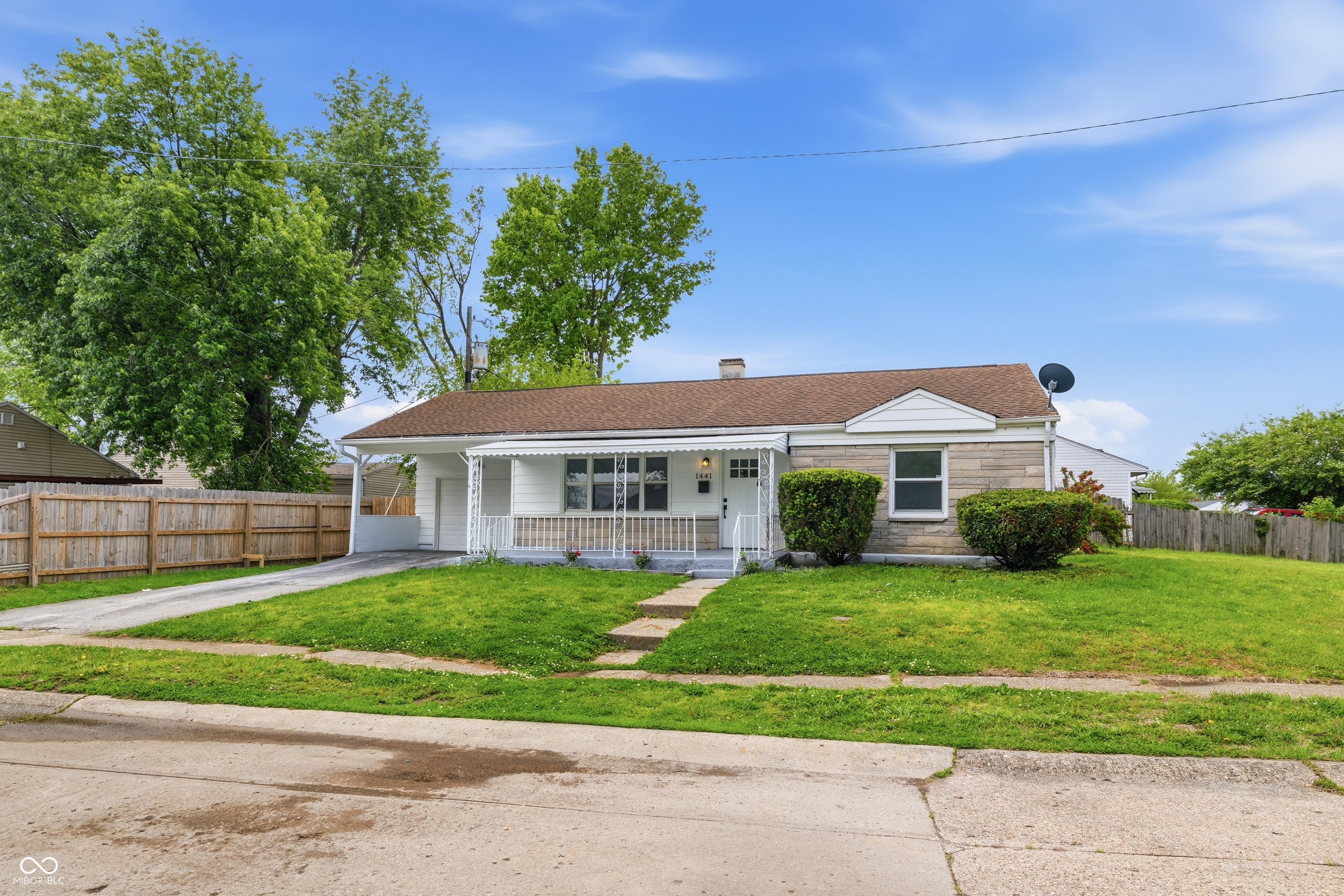 1441 W Lynn Drive