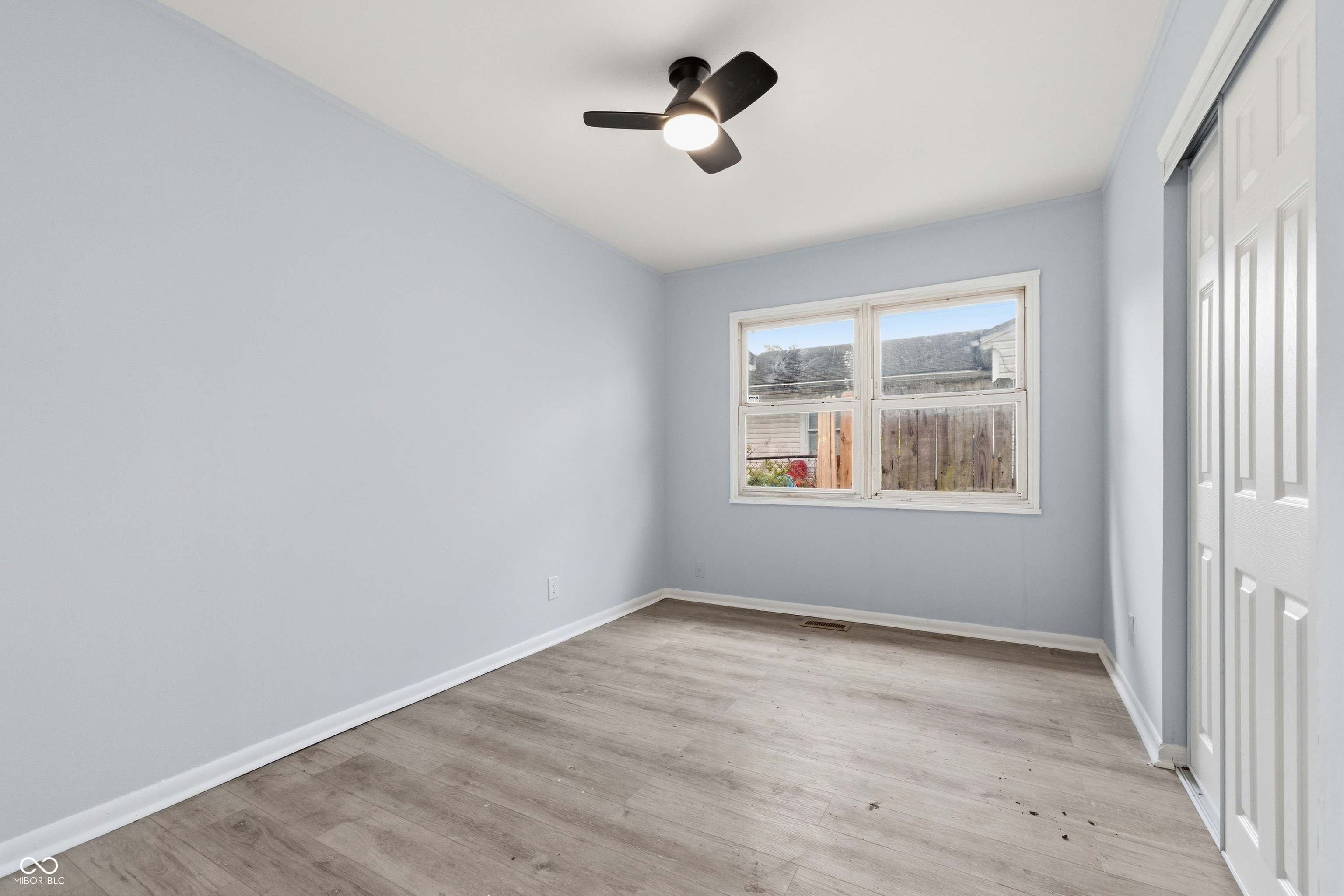 1441 W Lynn Drive
