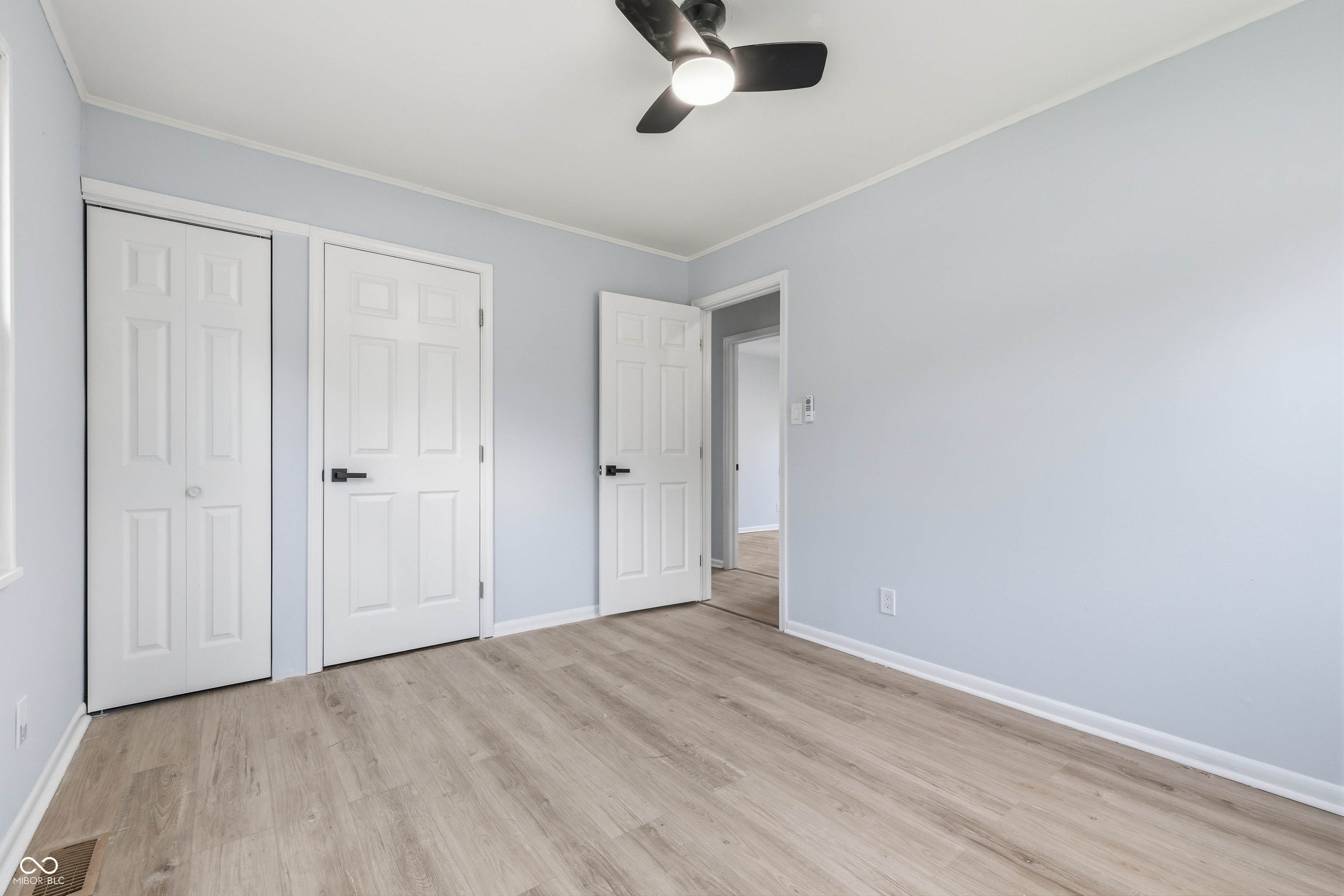 1441 W Lynn Drive