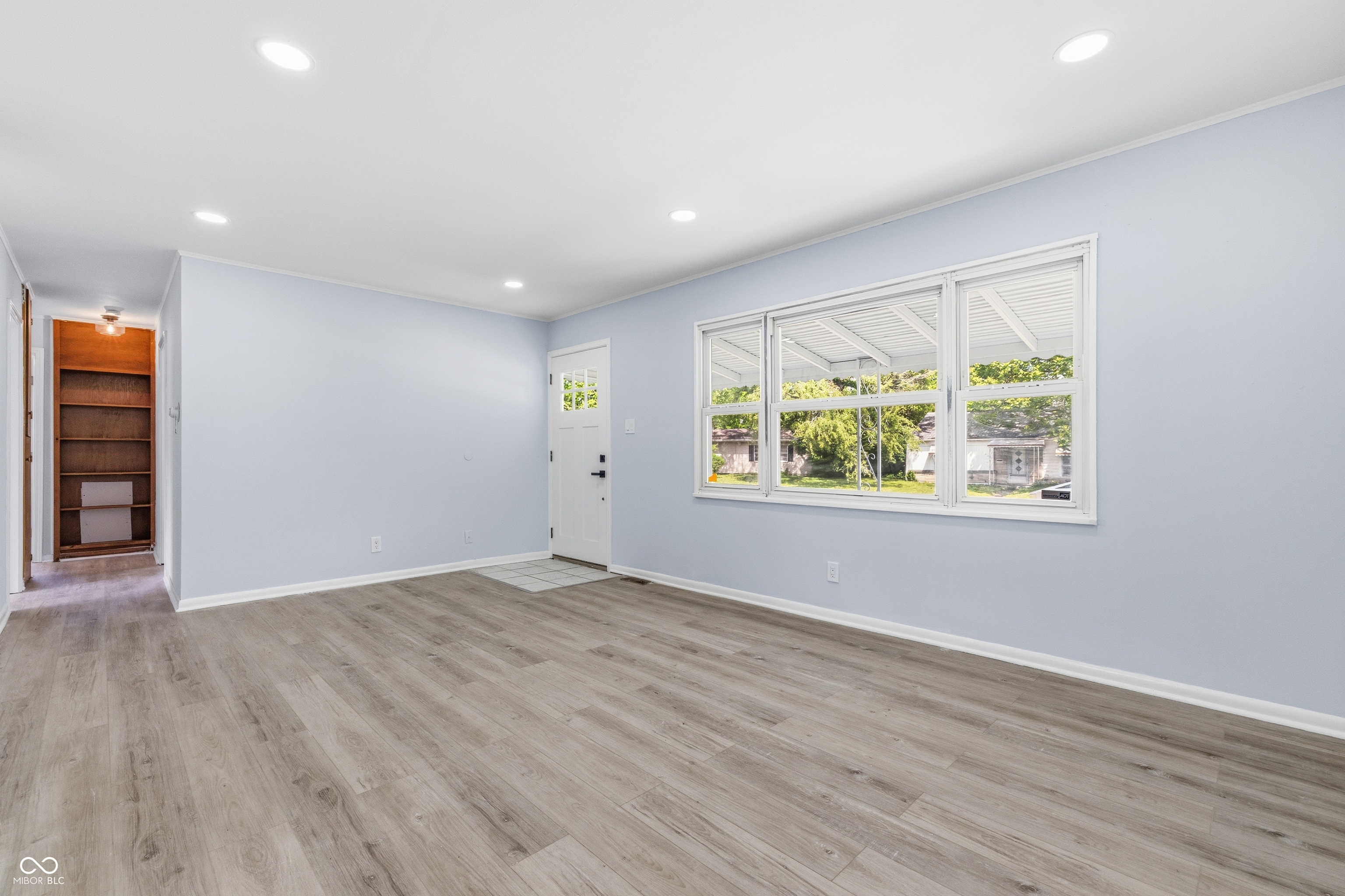 1441 W Lynn Drive