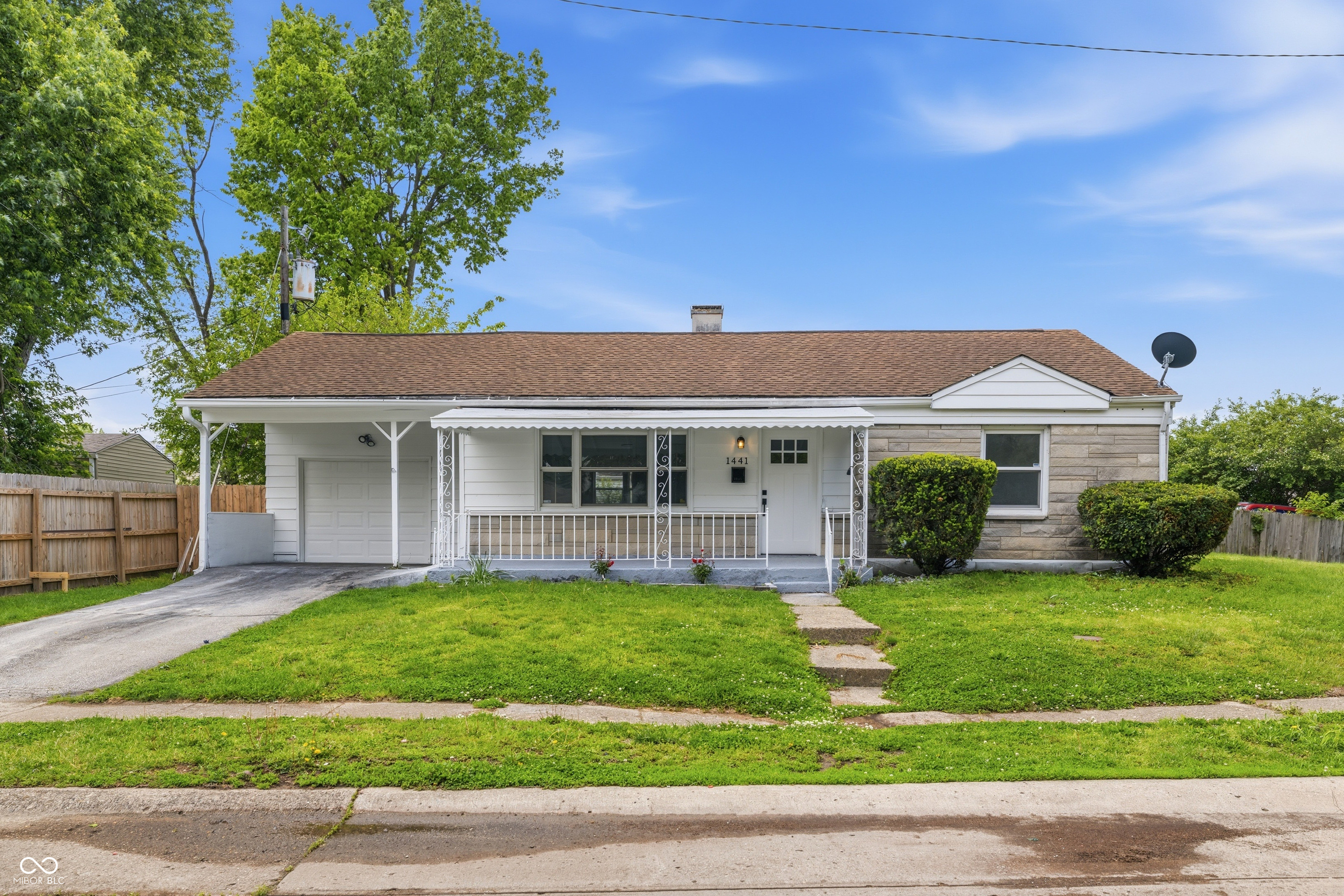 1441 W Lynn Drive