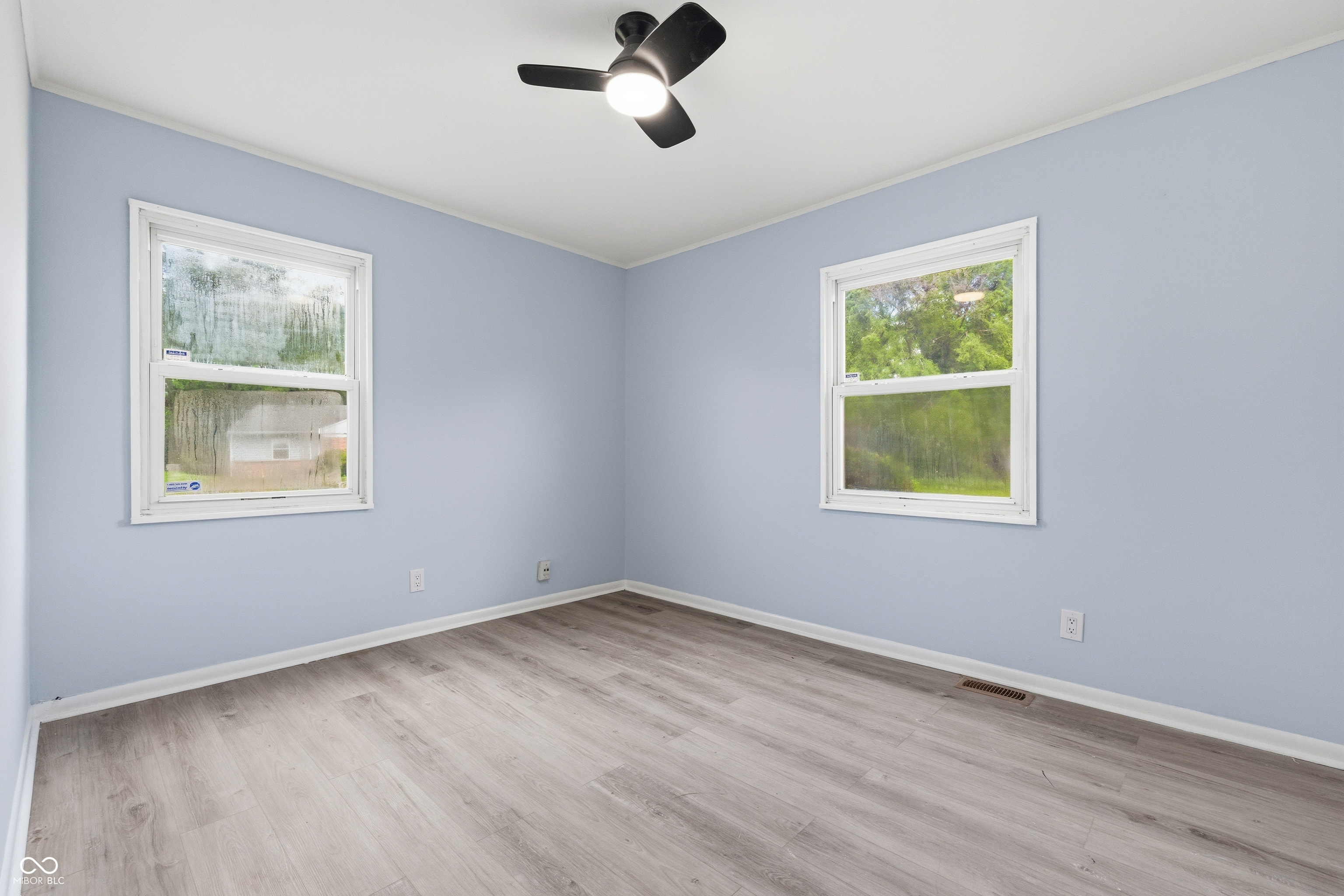 1441 W Lynn Drive