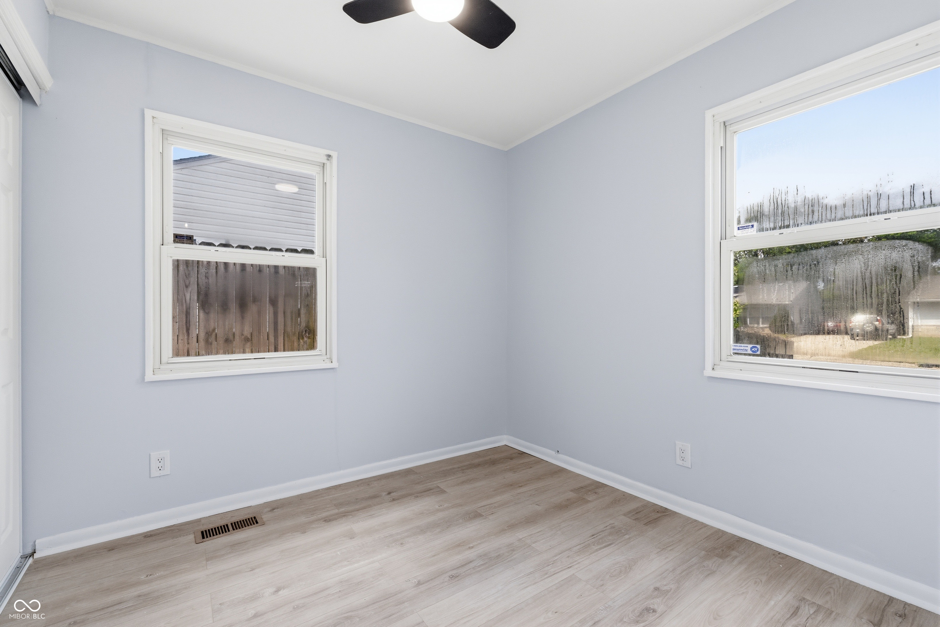 1441 W Lynn Drive
