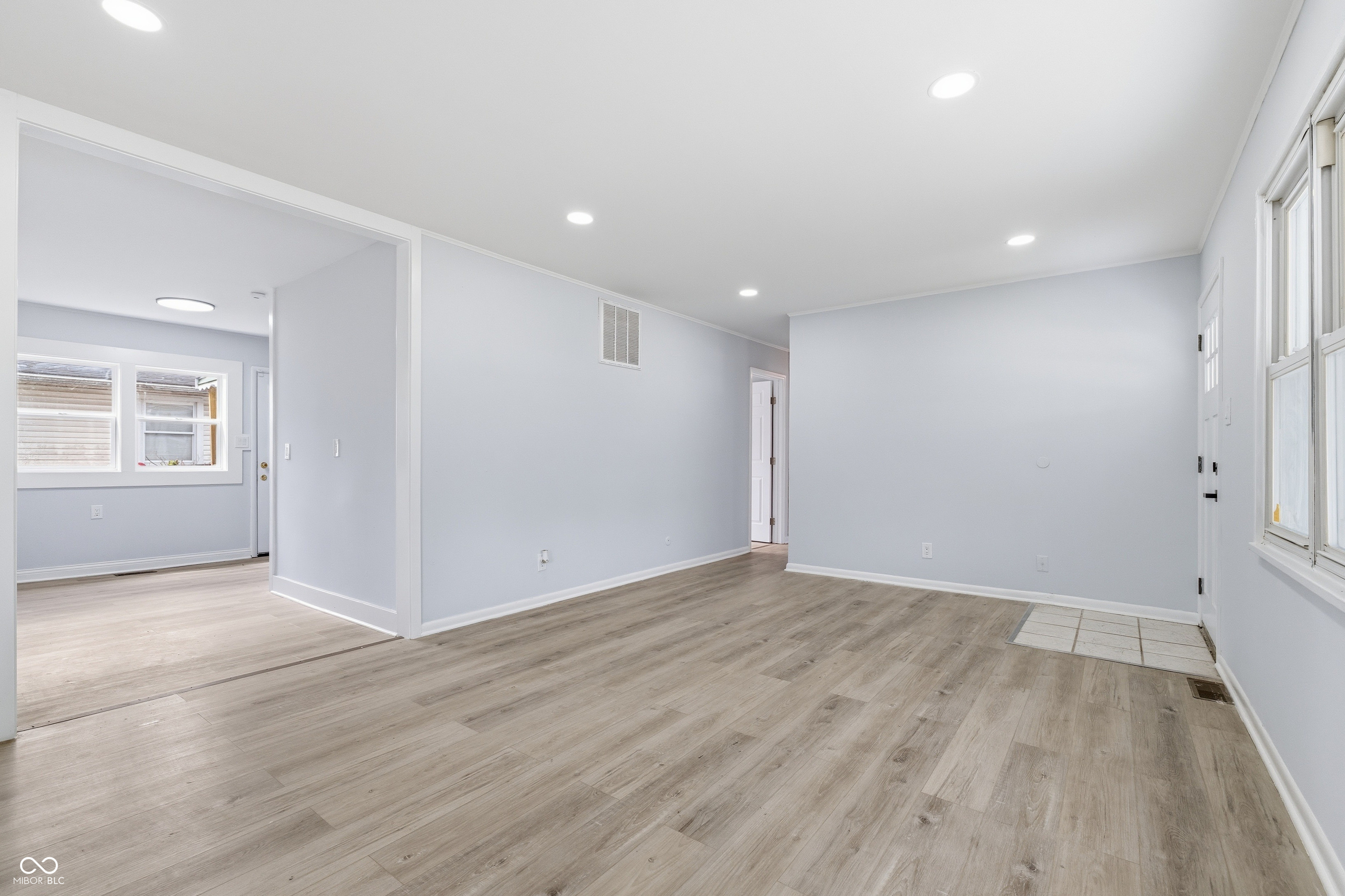 1441 W Lynn Drive