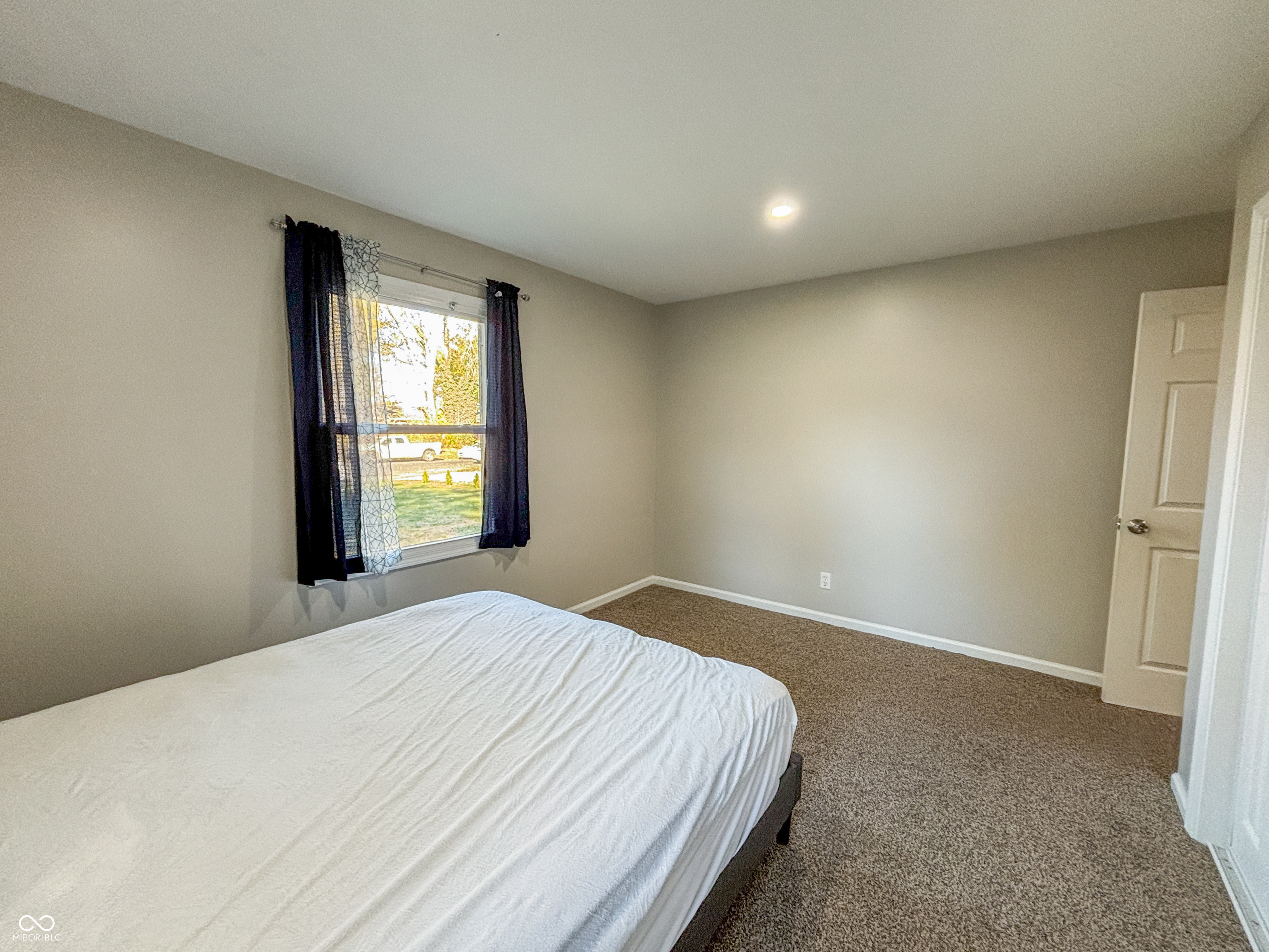 3211 W Sharon Drive