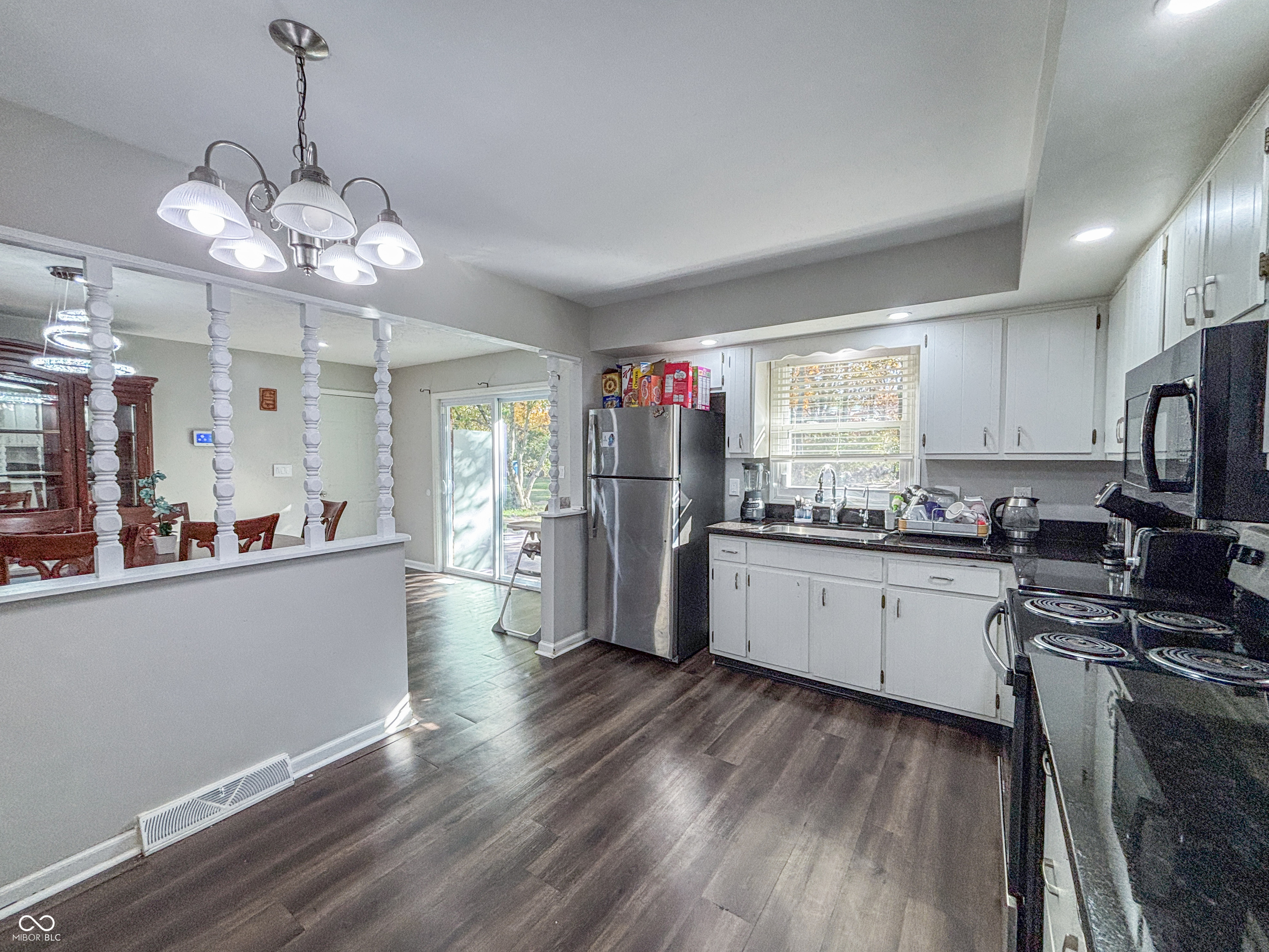 3211 W Sharon Drive