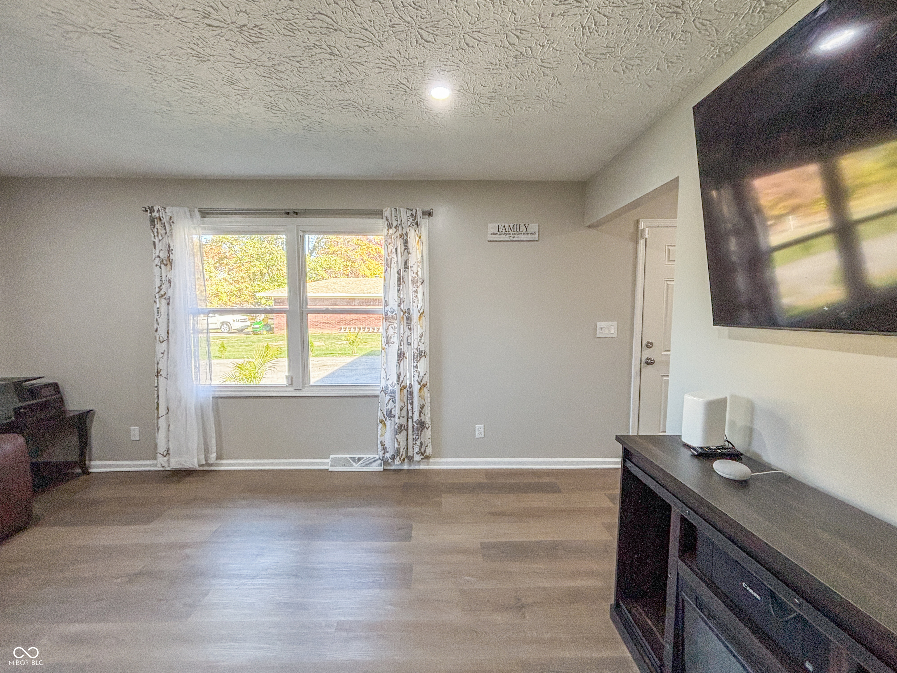 3211 W Sharon Drive
