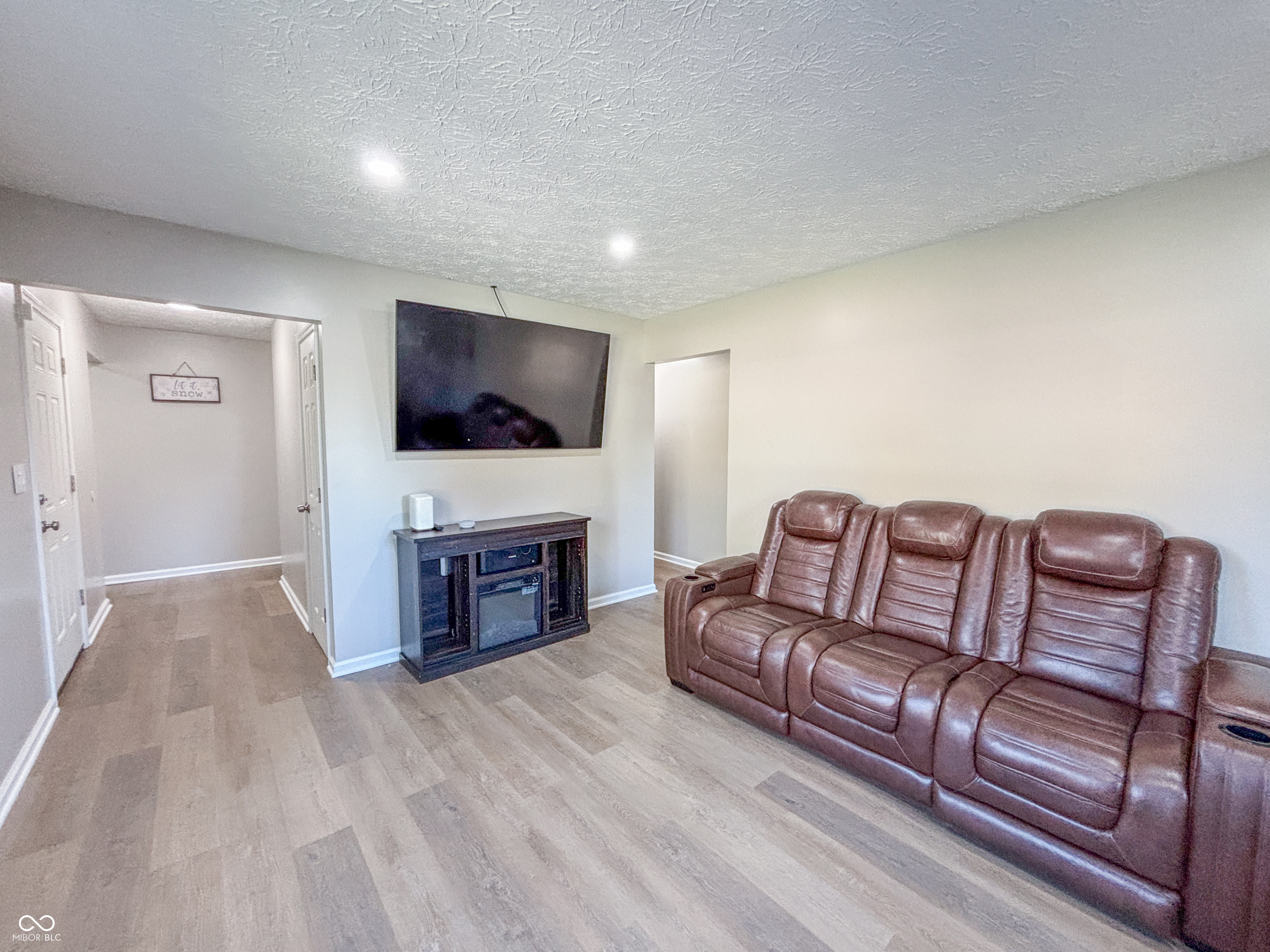 3211 W Sharon Drive