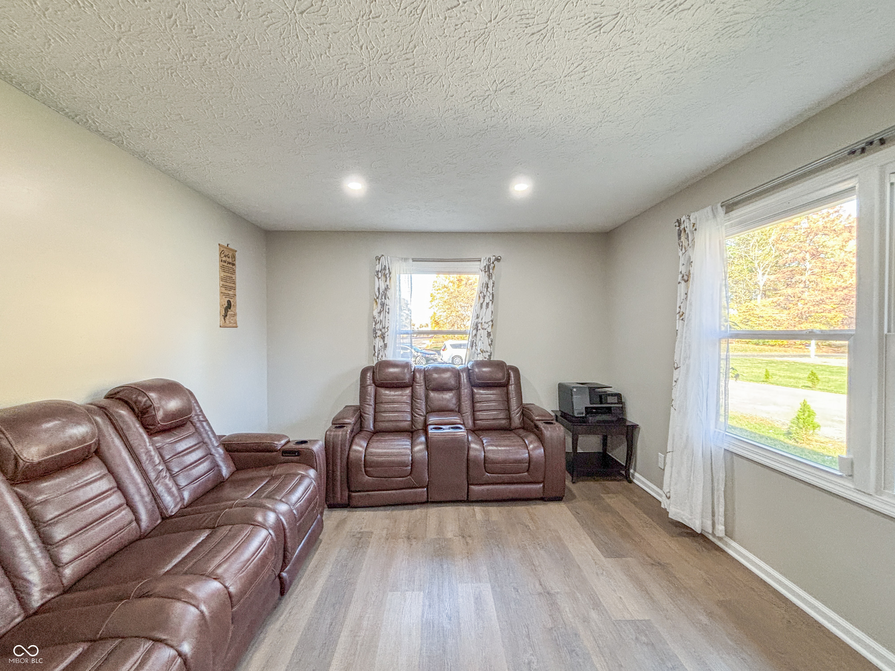 3211 W Sharon Drive