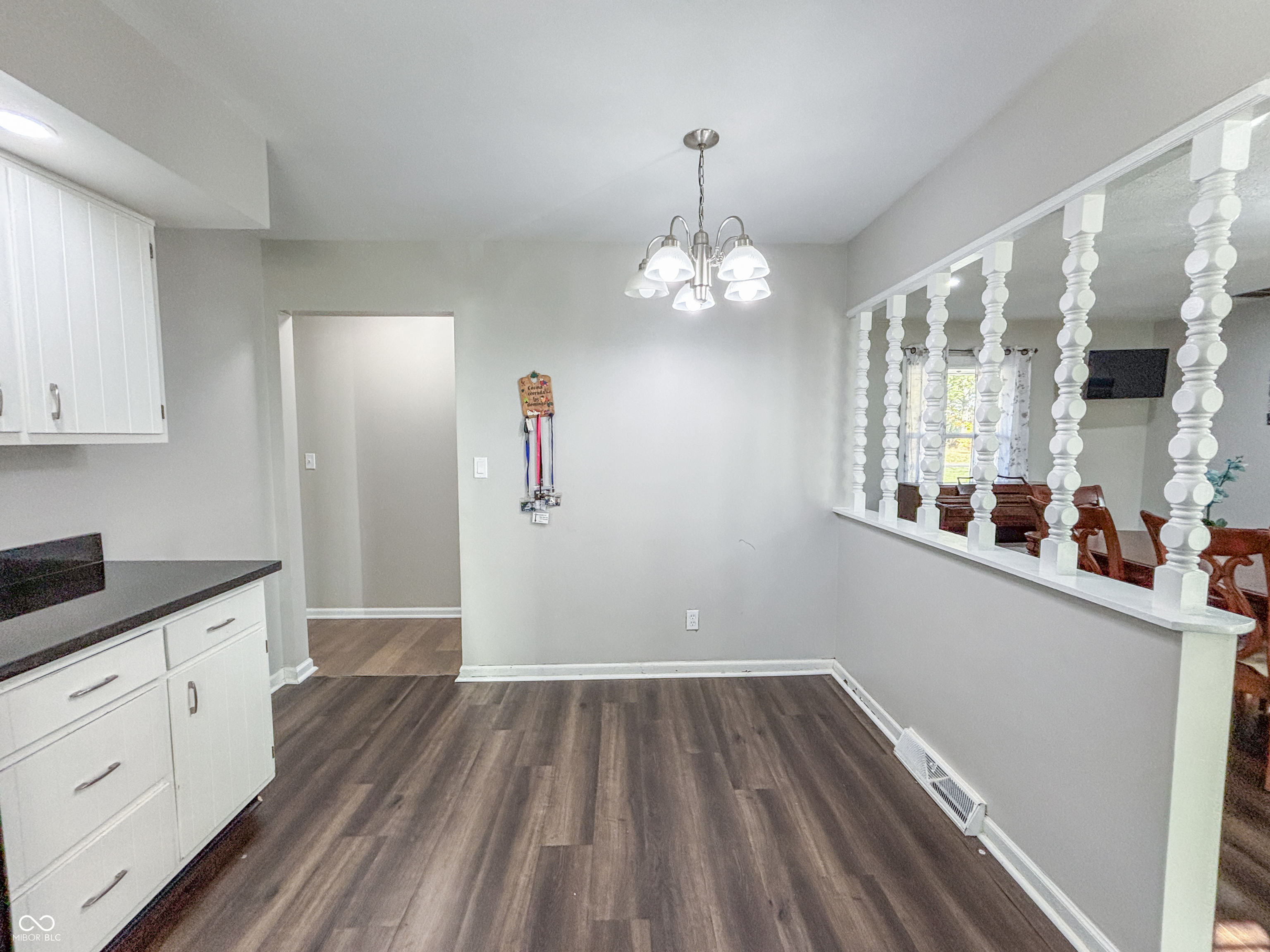 3211 W Sharon Drive