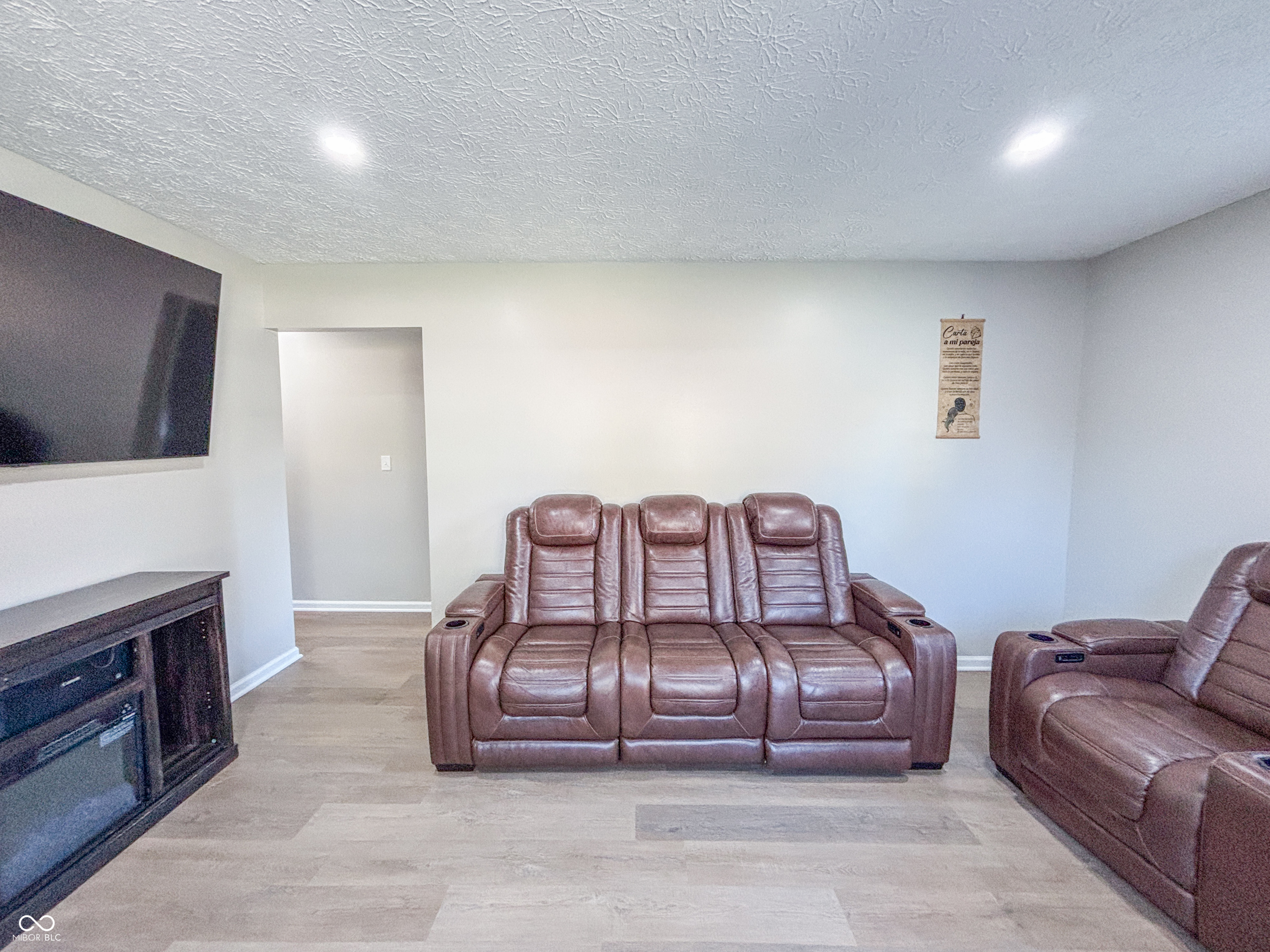 3211 W Sharon Drive
