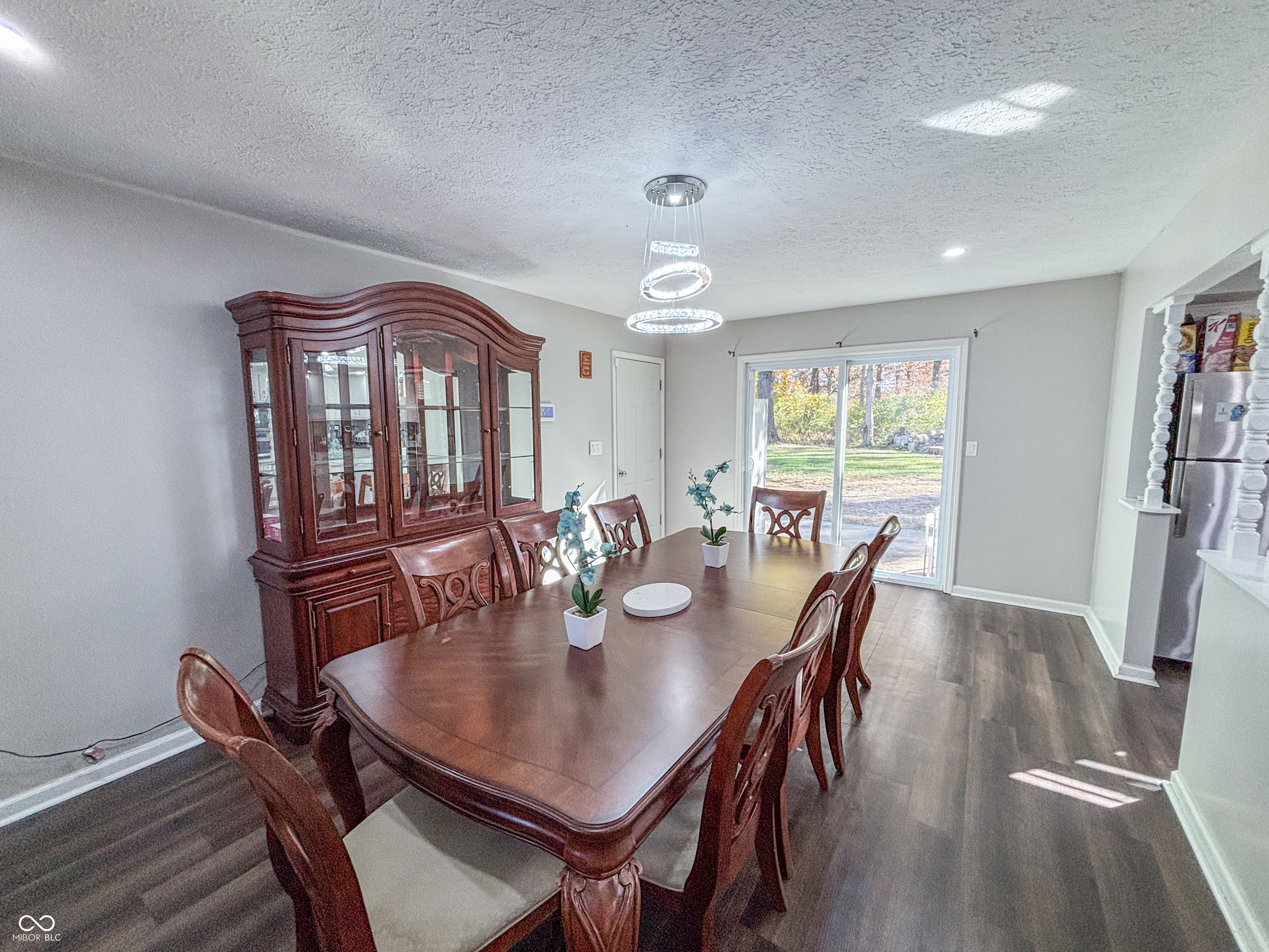 3211 W Sharon Drive