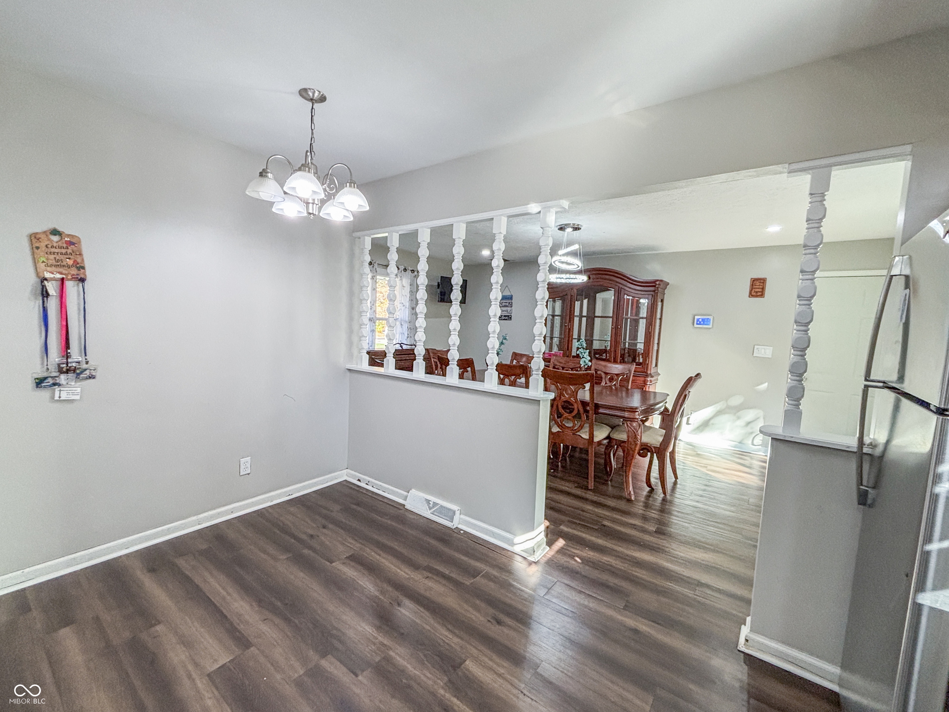 3211 W Sharon Drive