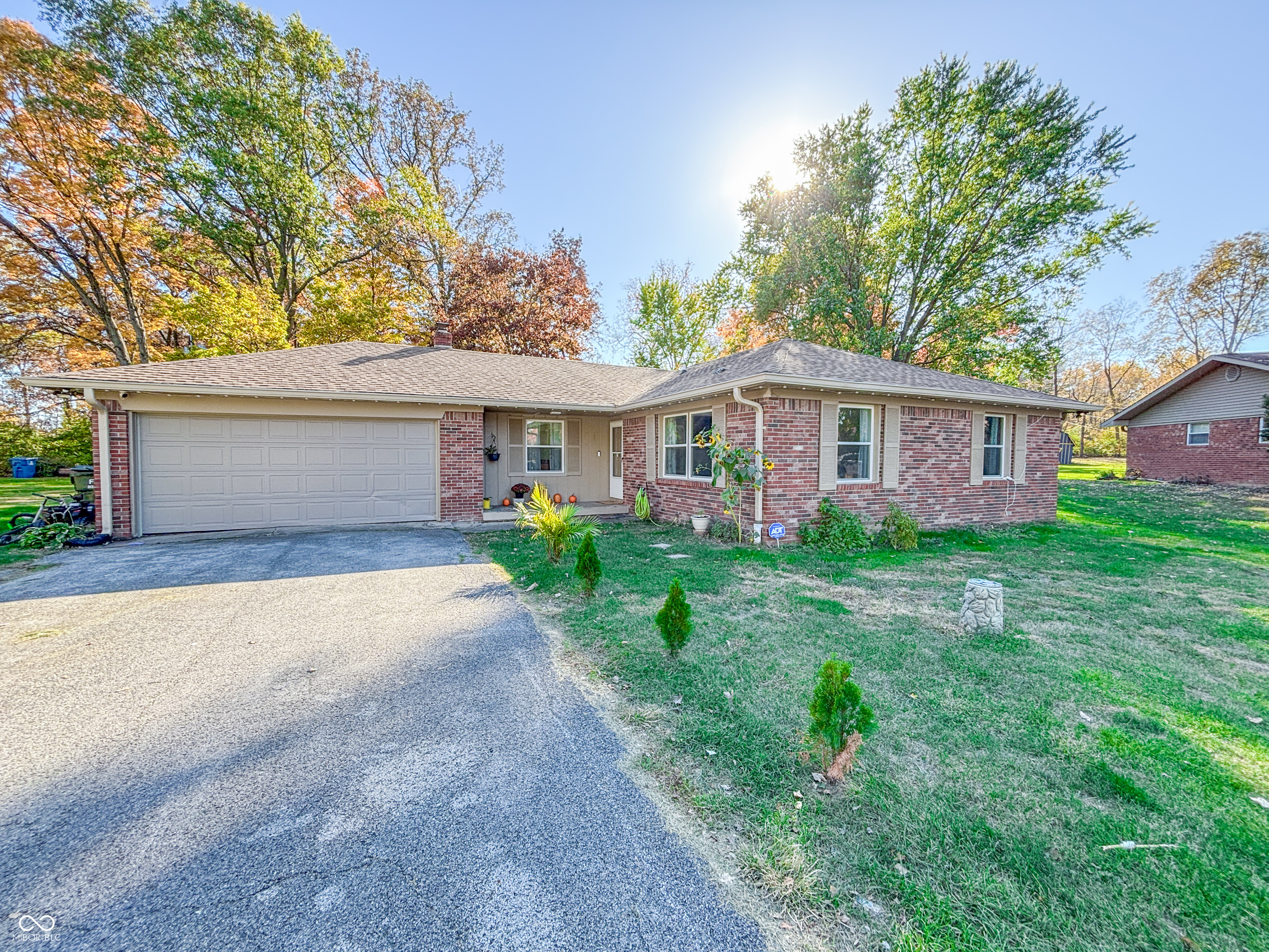 3211 W Sharon Drive
