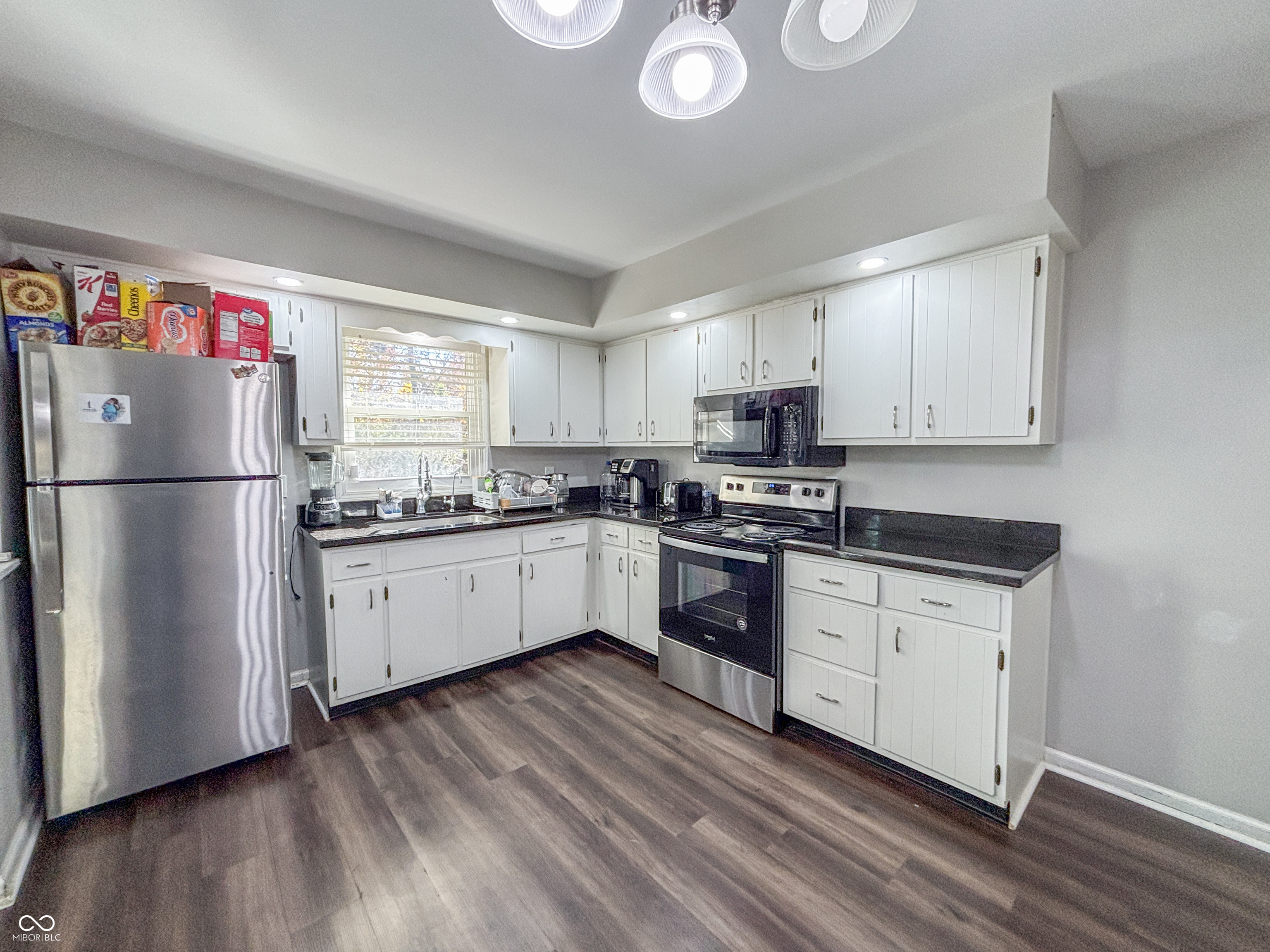 3211 W Sharon Drive