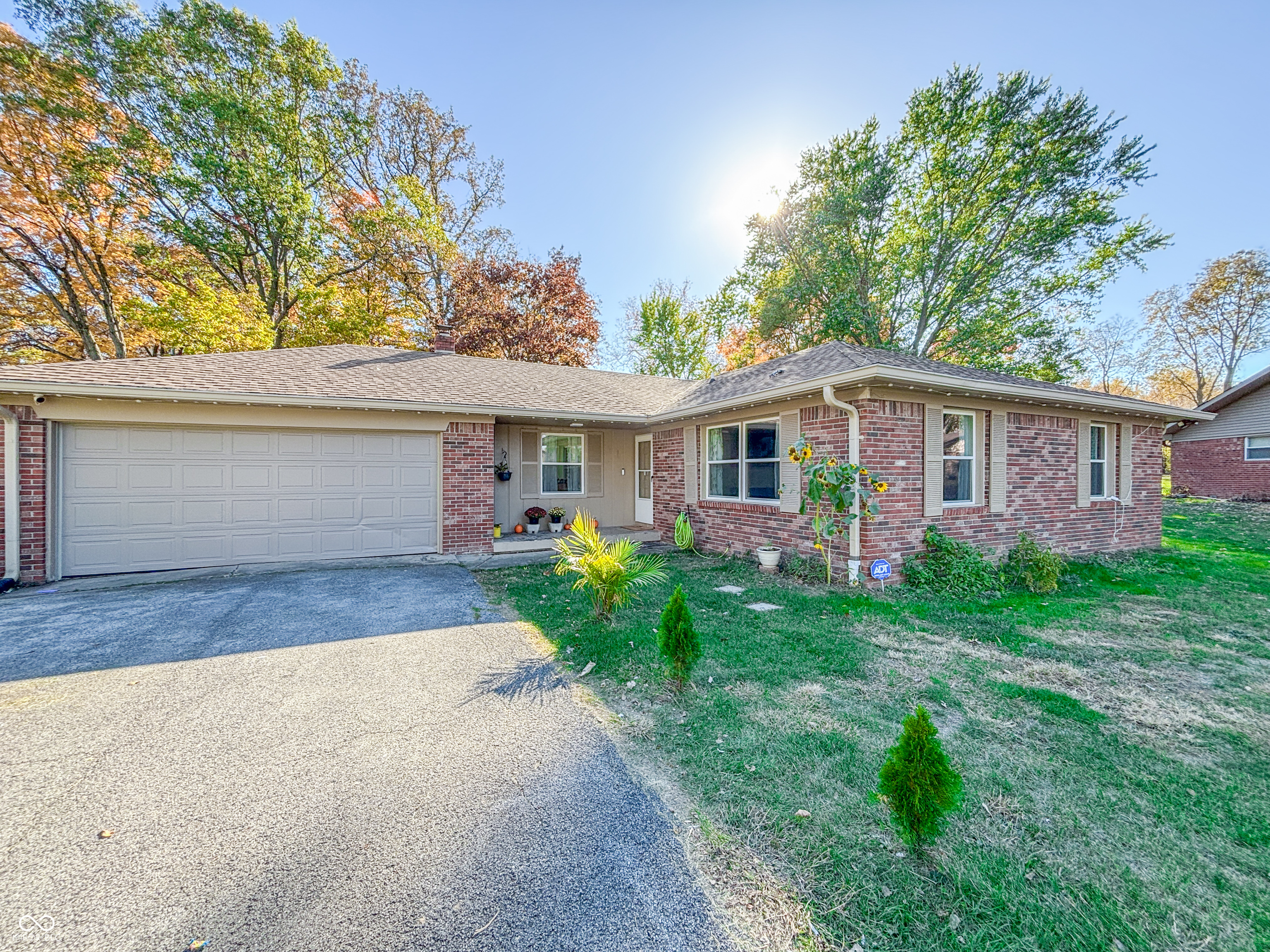 3211 W Sharon Drive