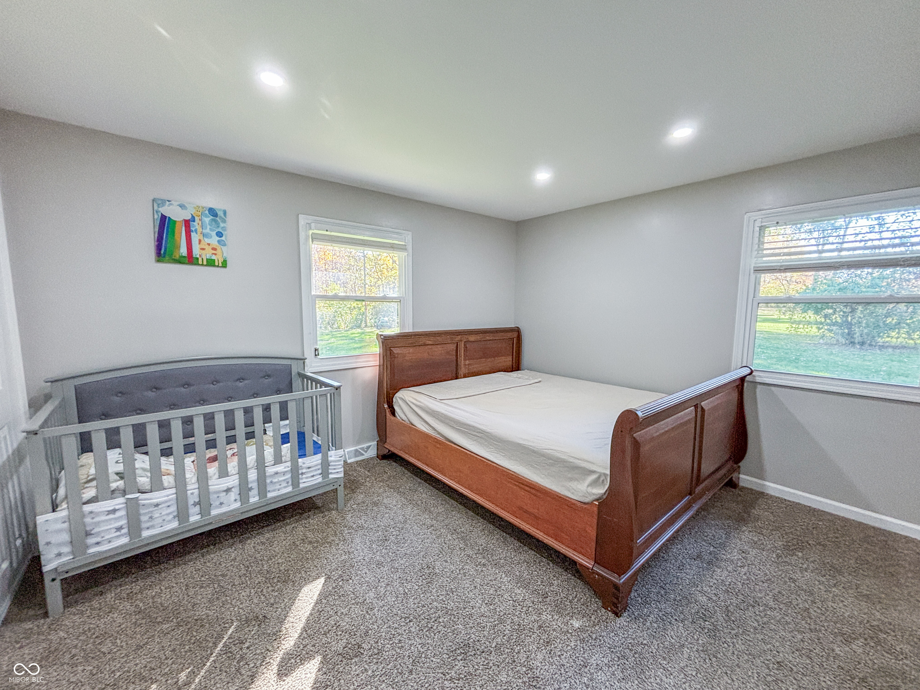 3211 W Sharon Drive