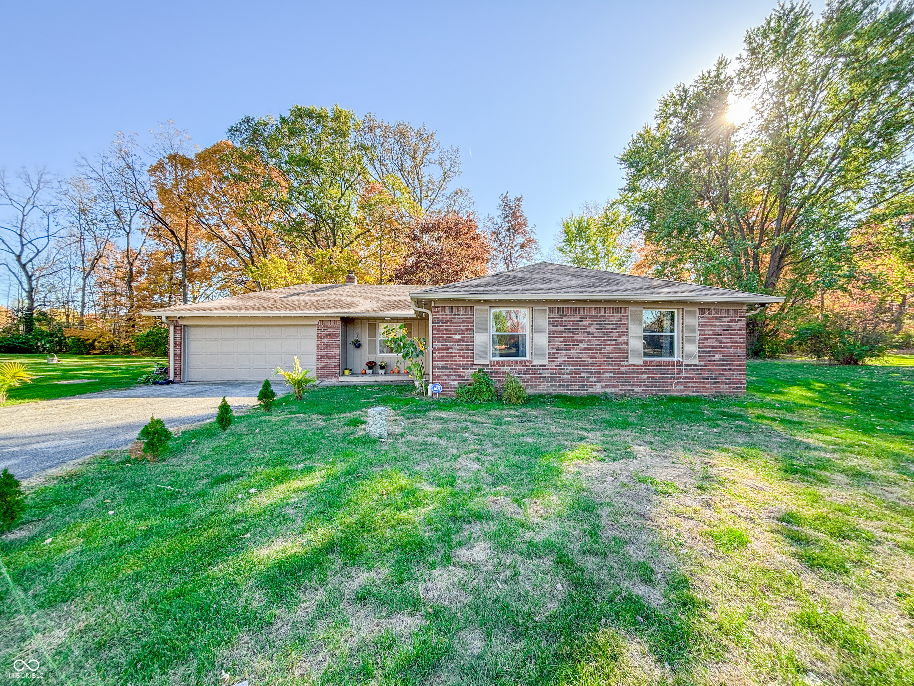 3211 W Sharon Drive