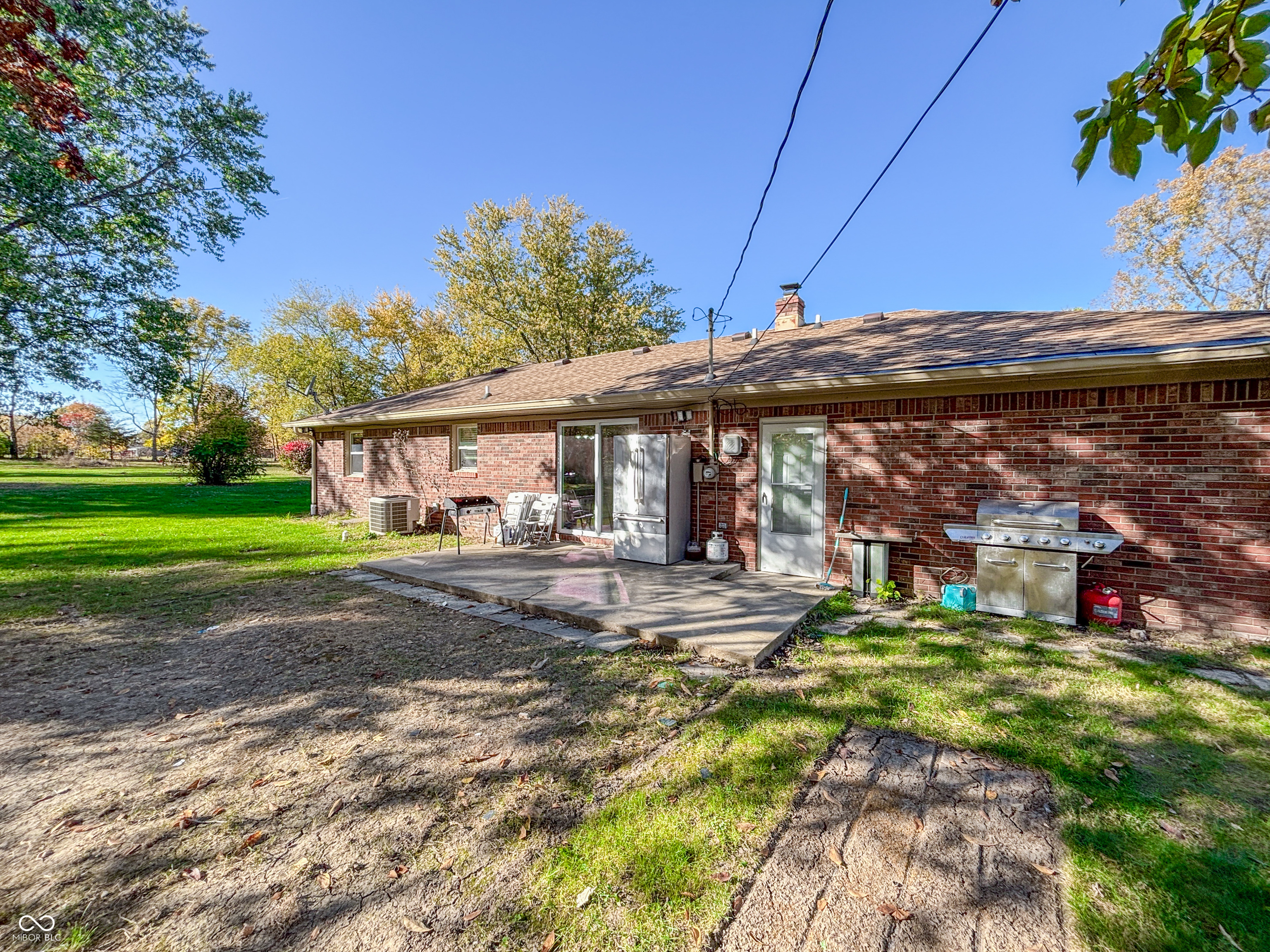 3211 W Sharon Drive