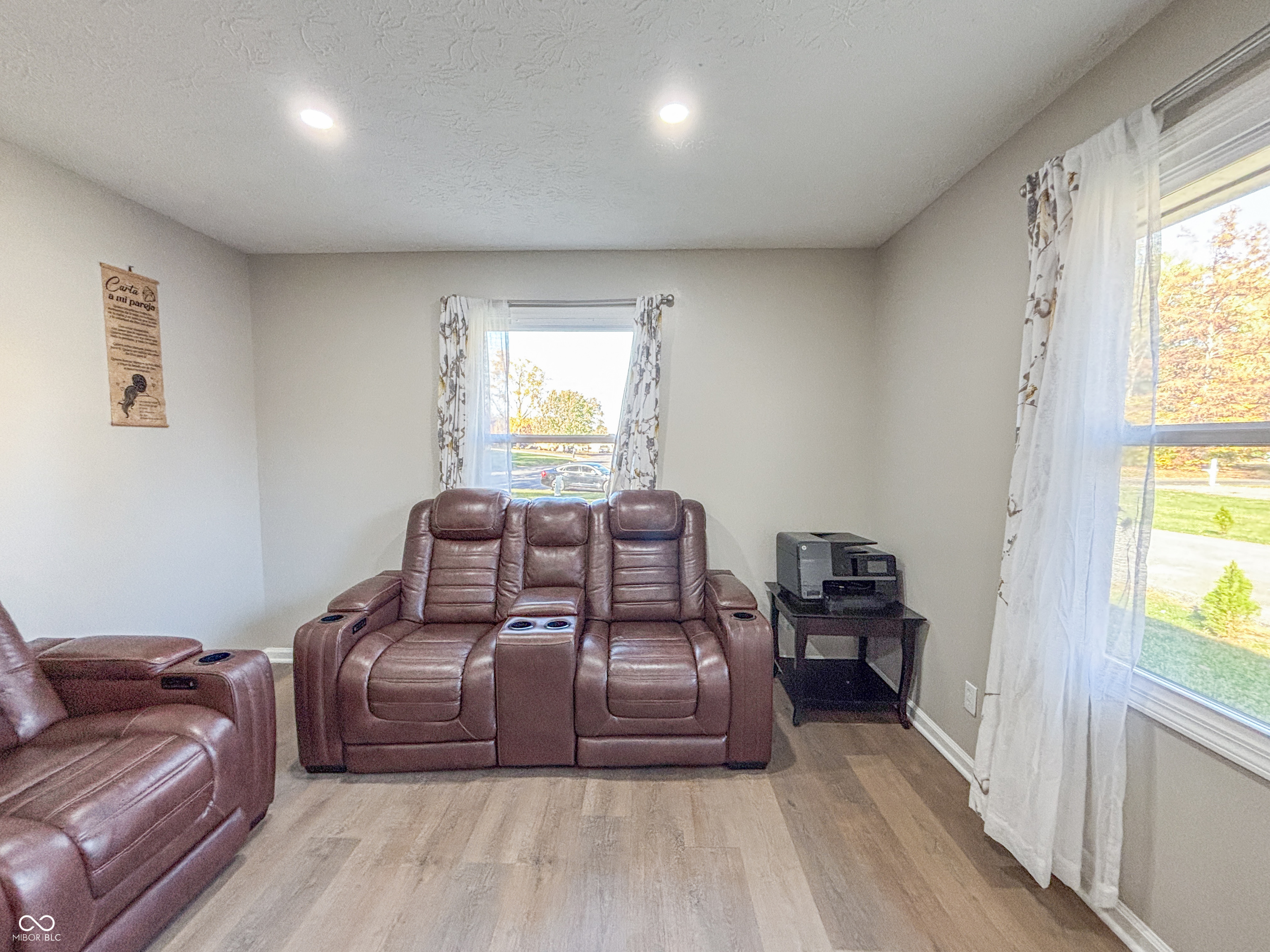 3211 W Sharon Drive