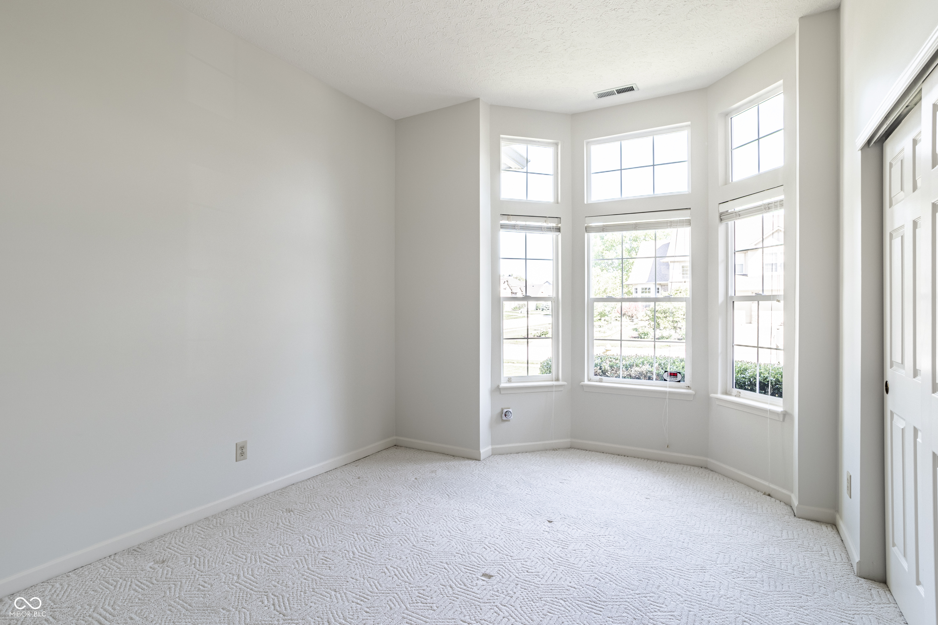 3587 Seminole Drive