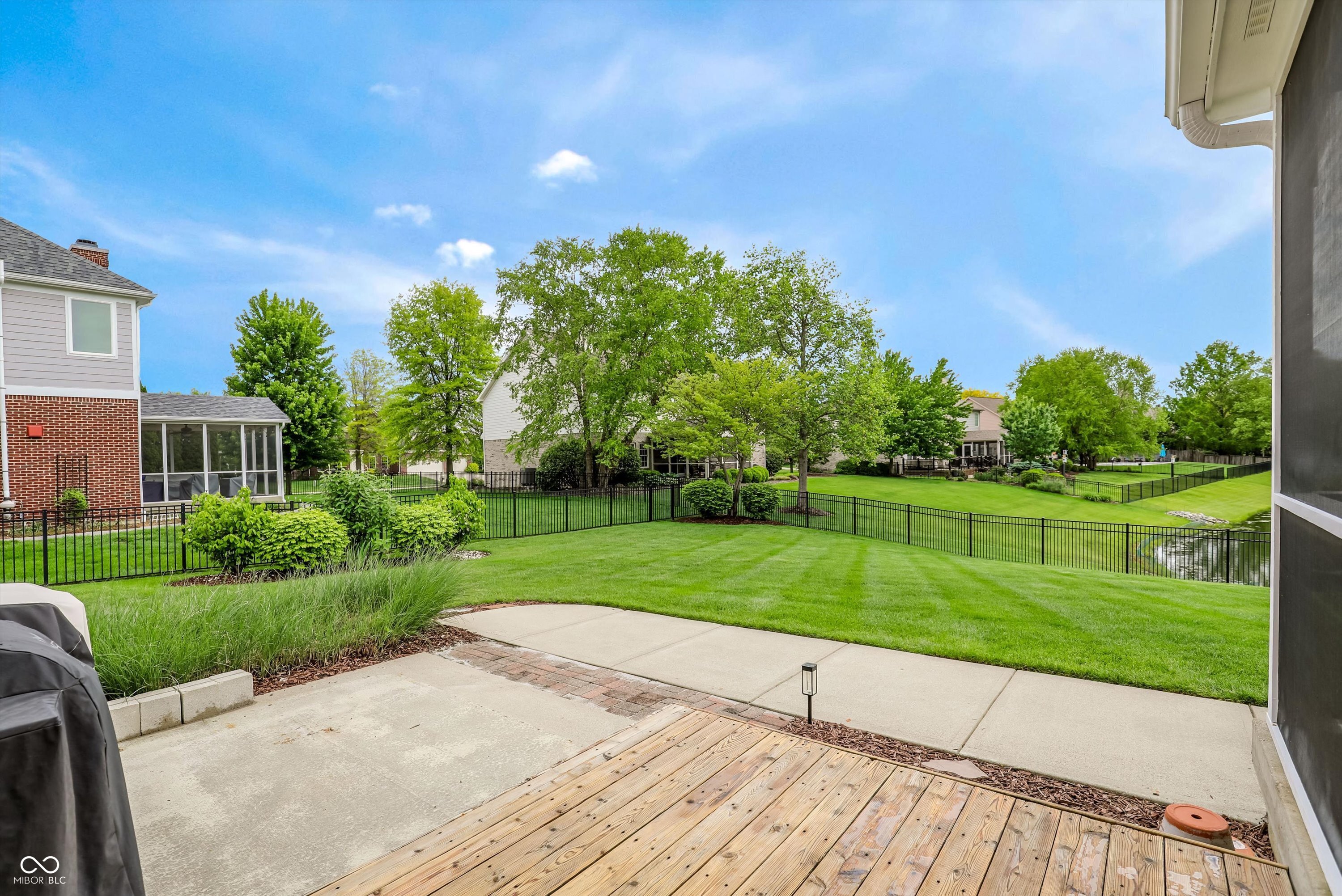 4207 Honeysuckle Lane