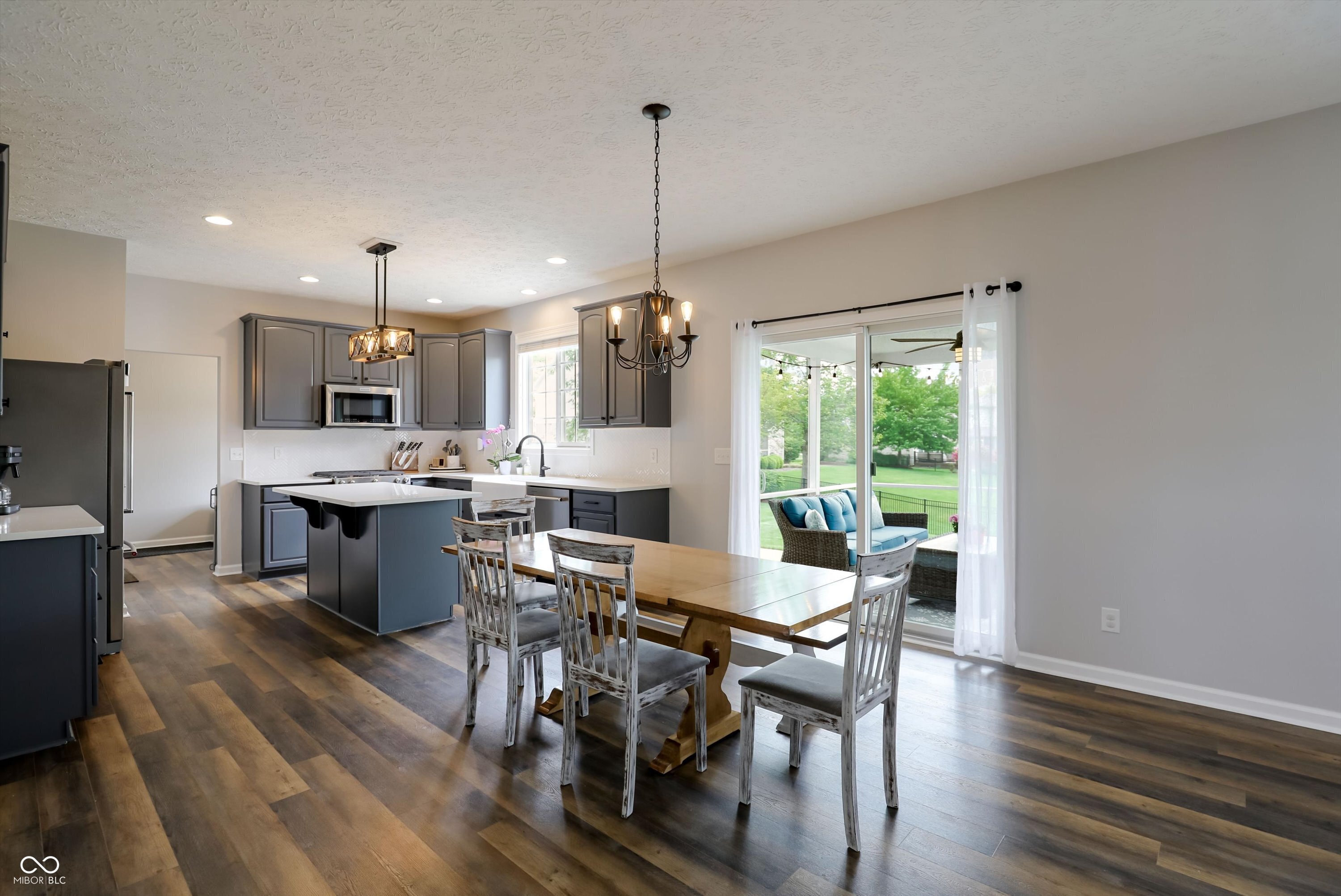 4207 Honeysuckle Lane