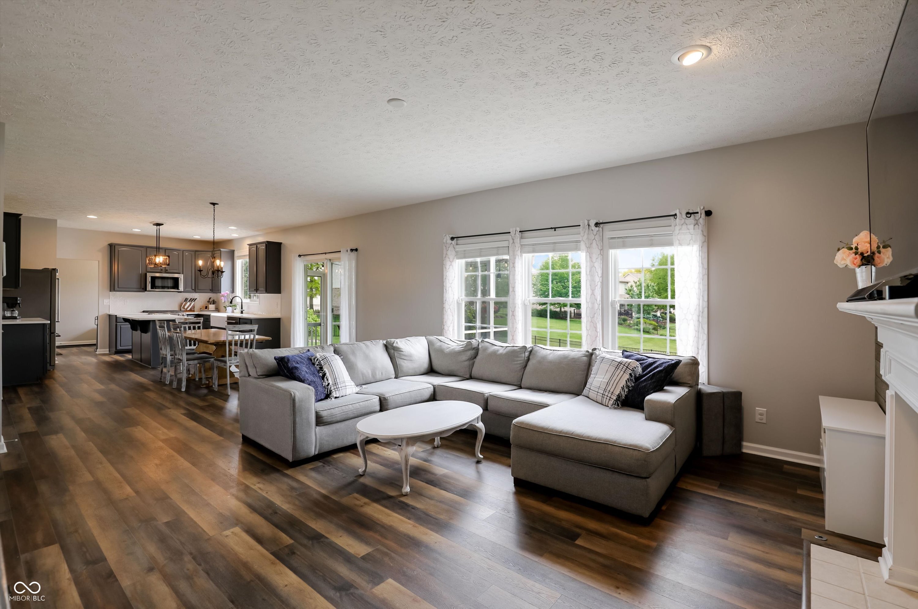 4207 Honeysuckle Lane