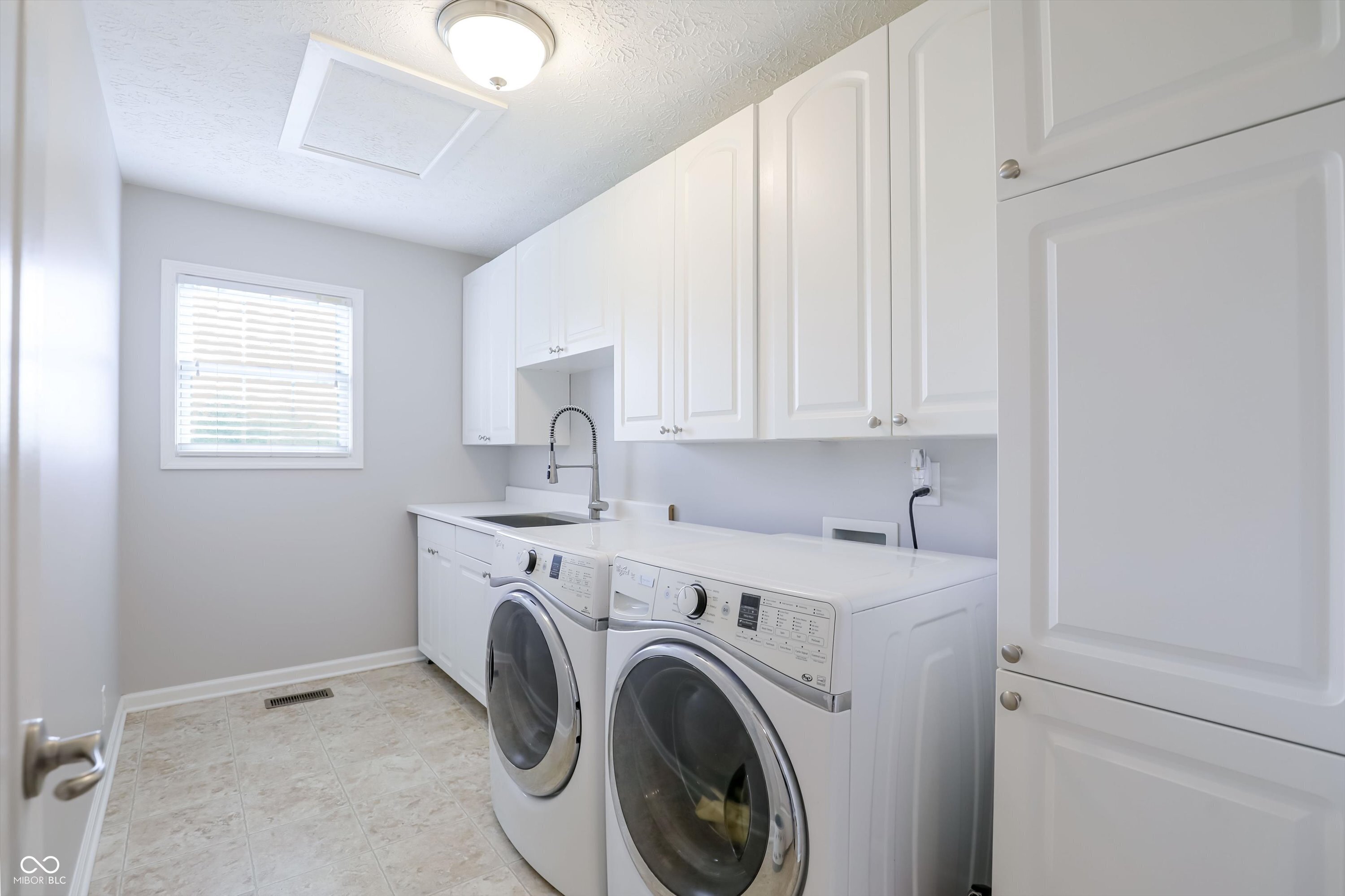 4207 Honeysuckle Lane