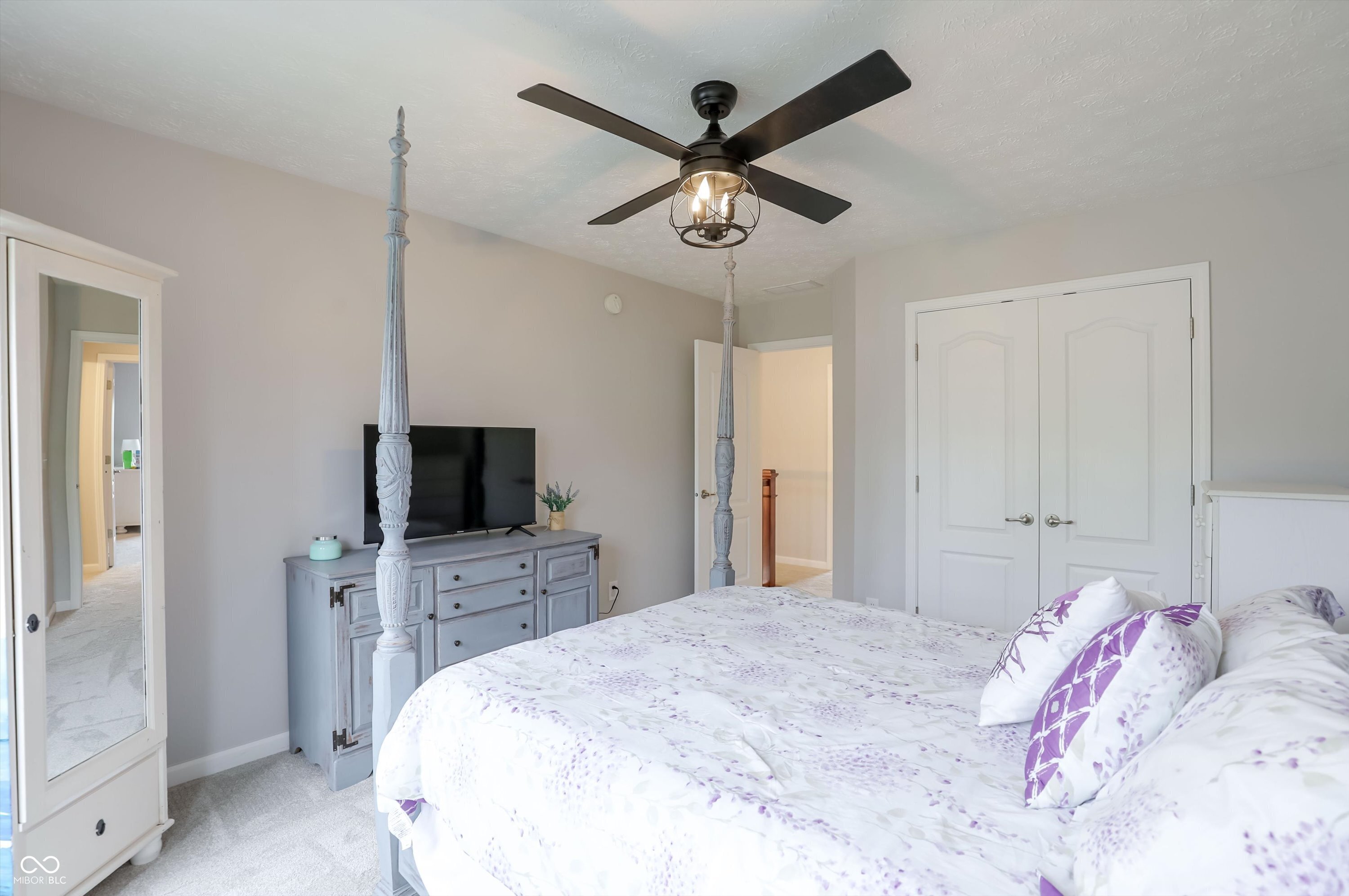 4207 Honeysuckle Lane