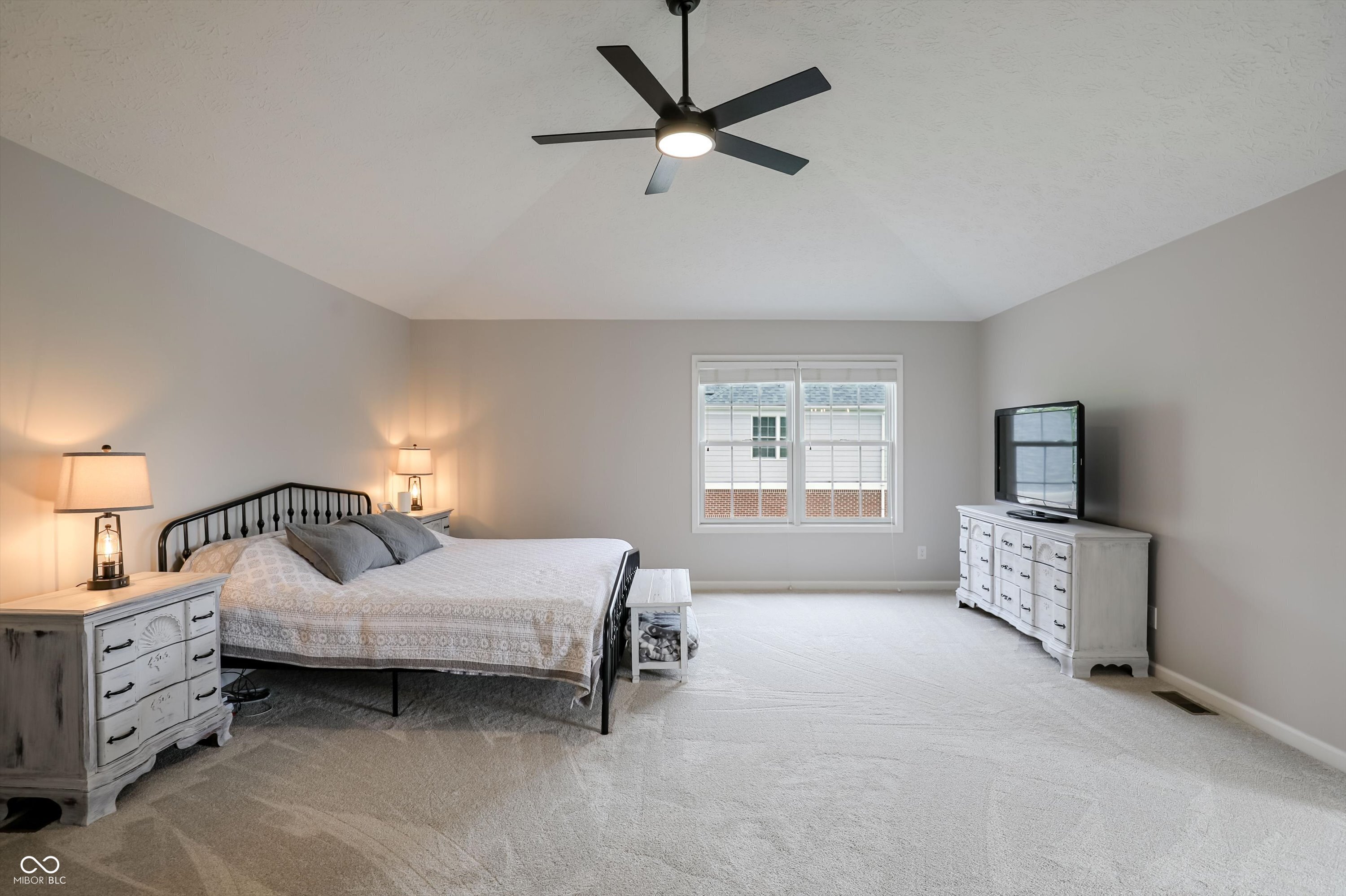 4207 Honeysuckle Lane