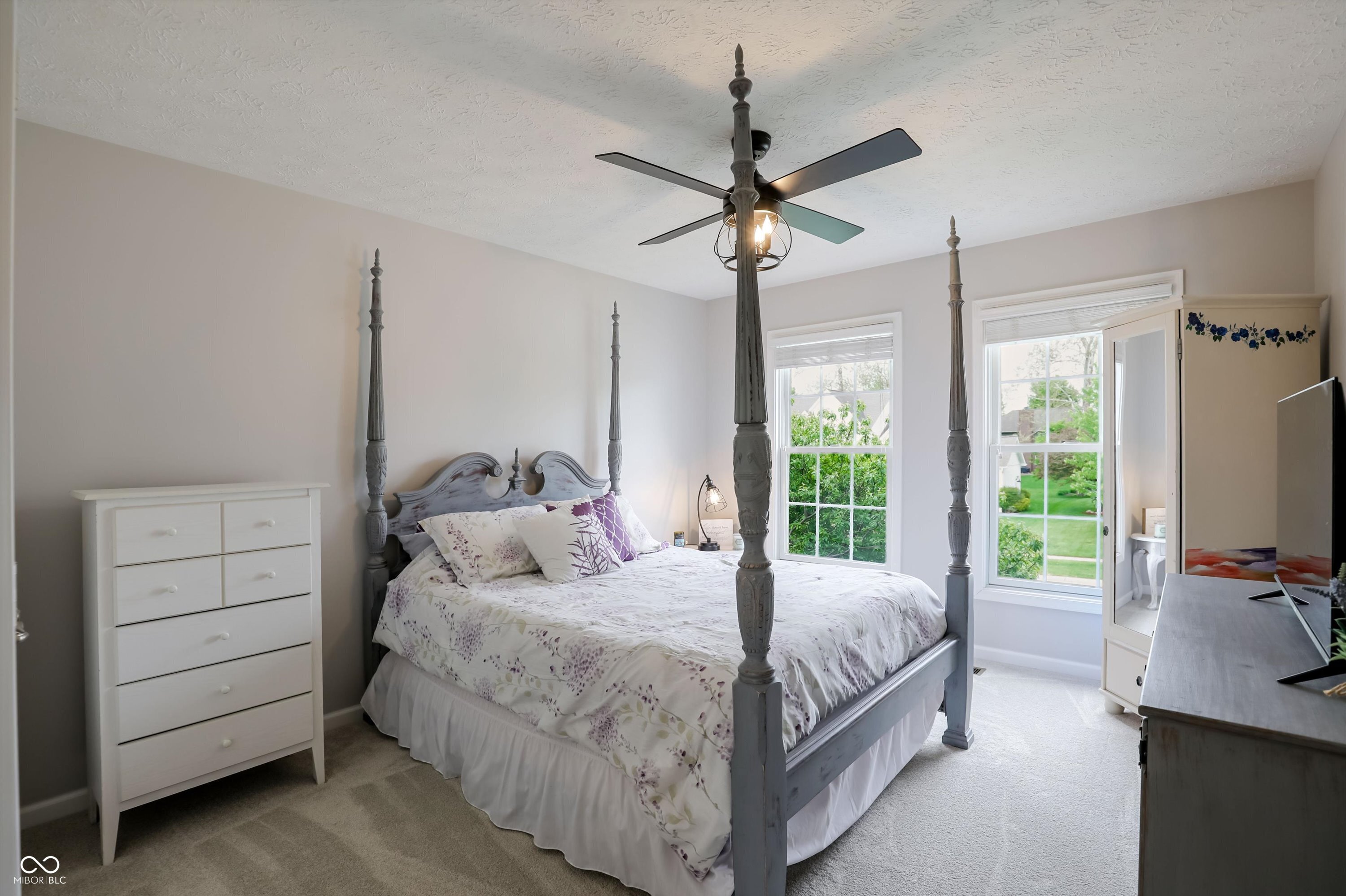 4207 Honeysuckle Lane