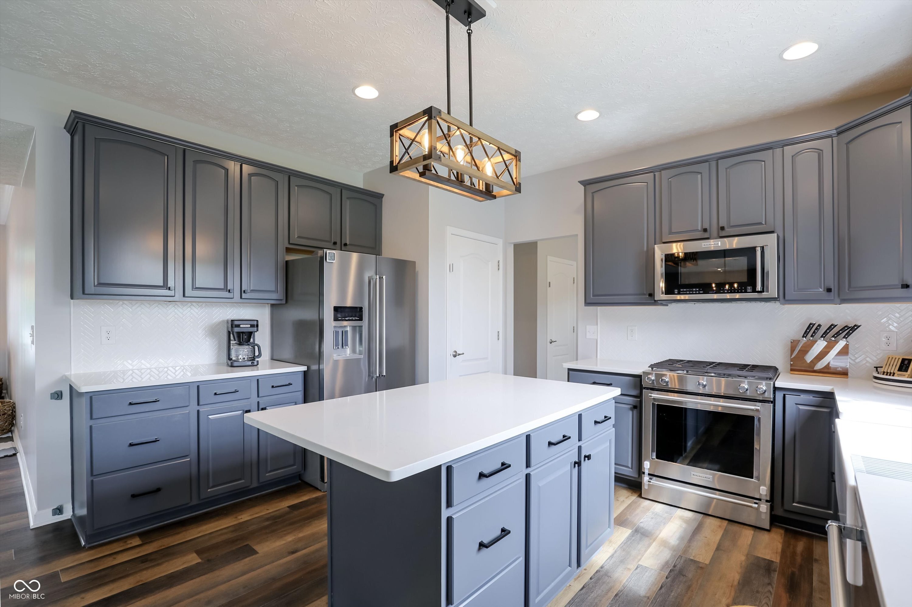 4207 Honeysuckle Lane