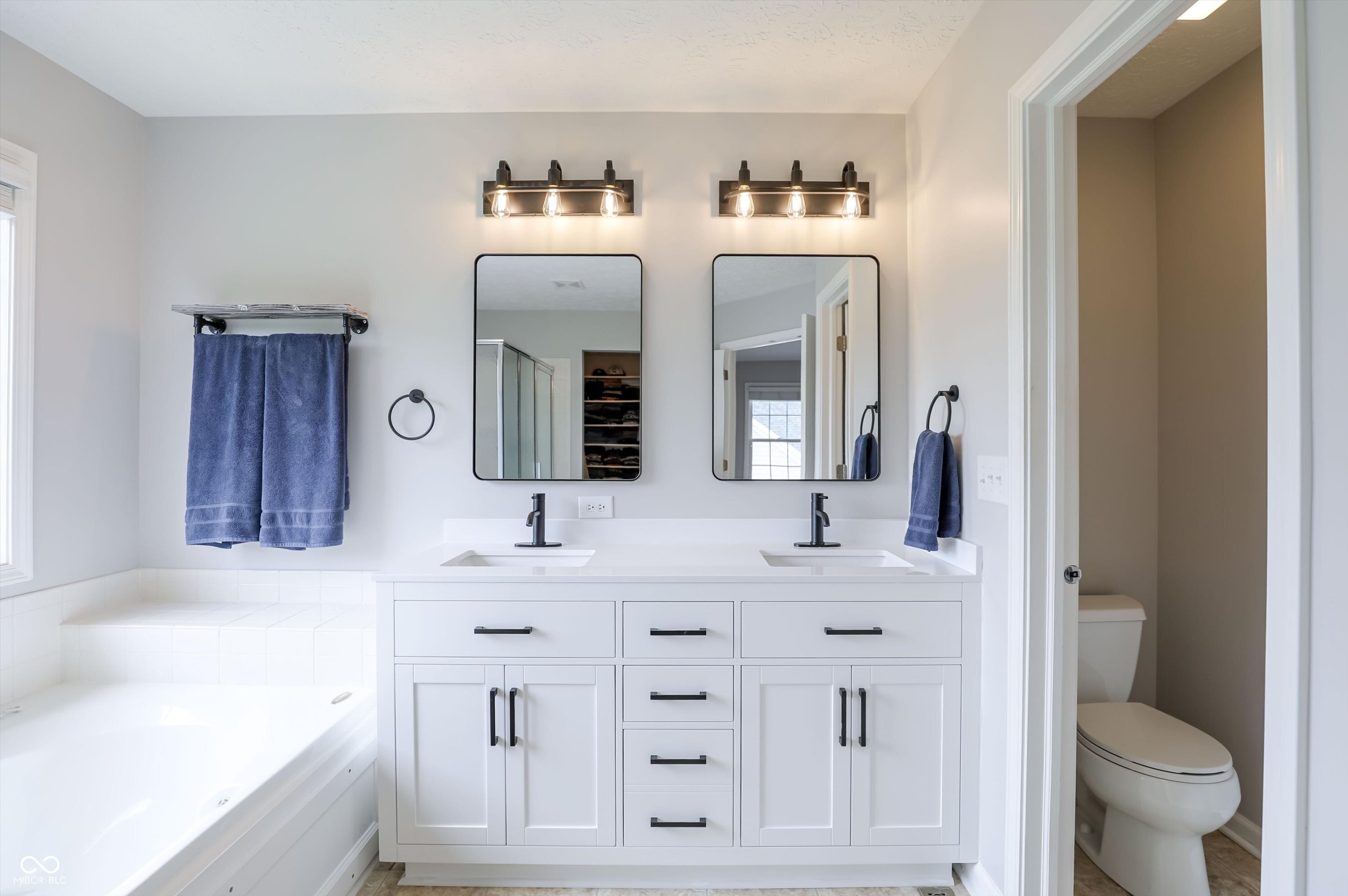 4207 Honeysuckle Lane