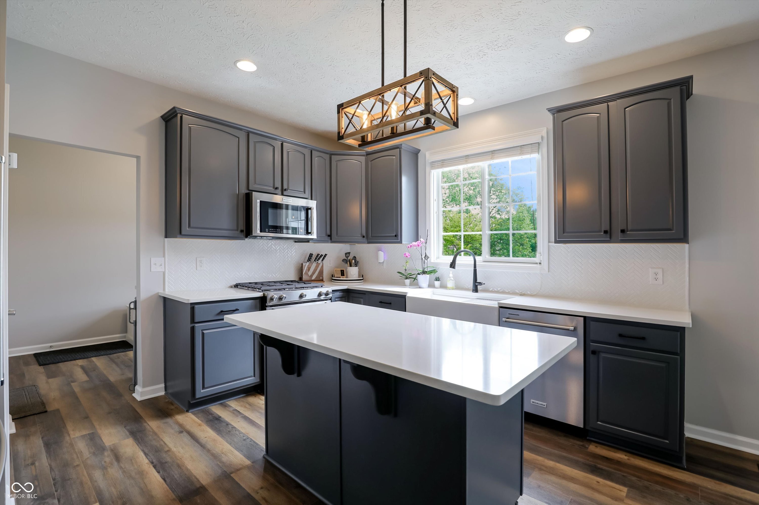 4207 Honeysuckle Lane