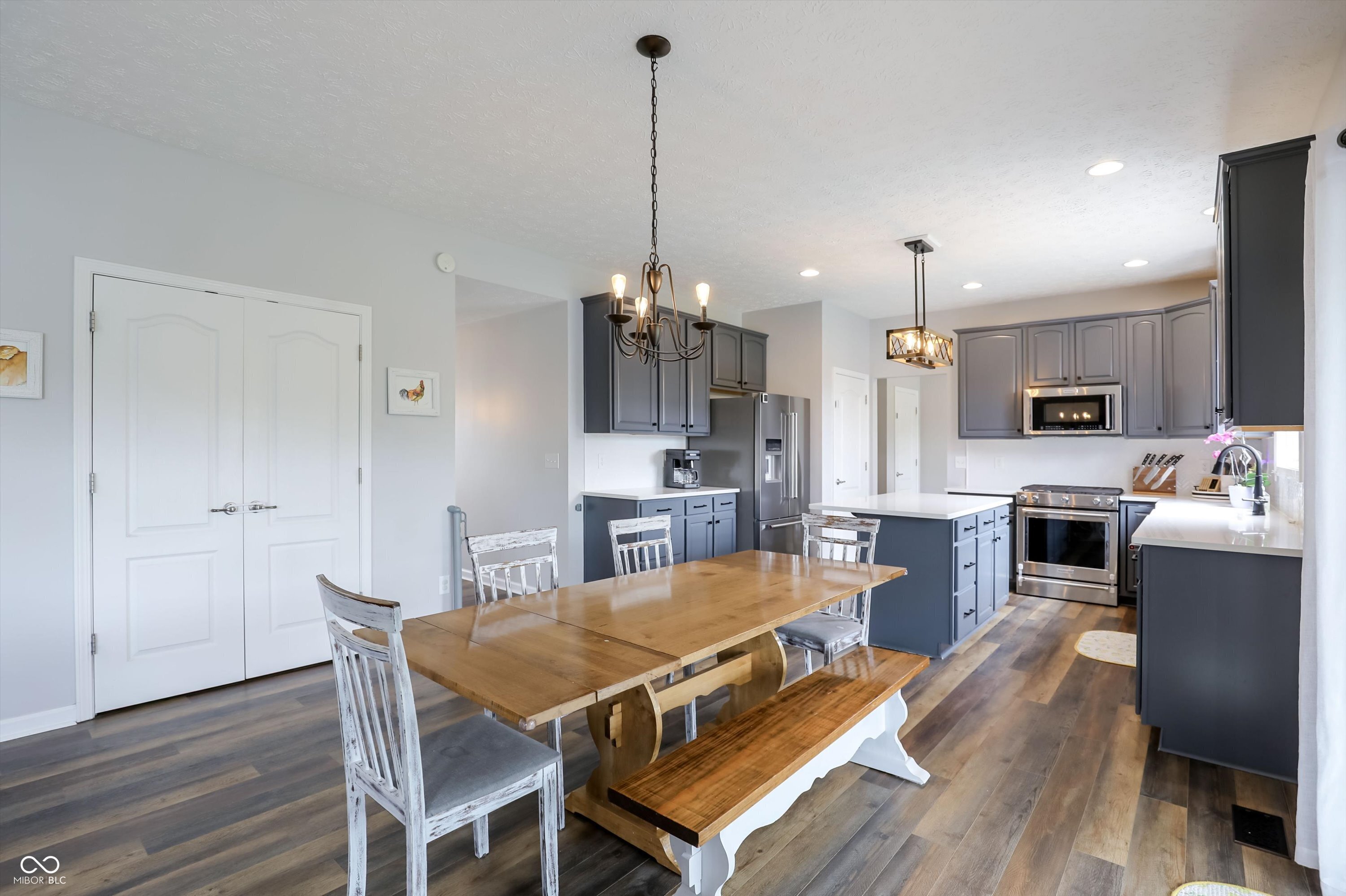 4207 Honeysuckle Lane