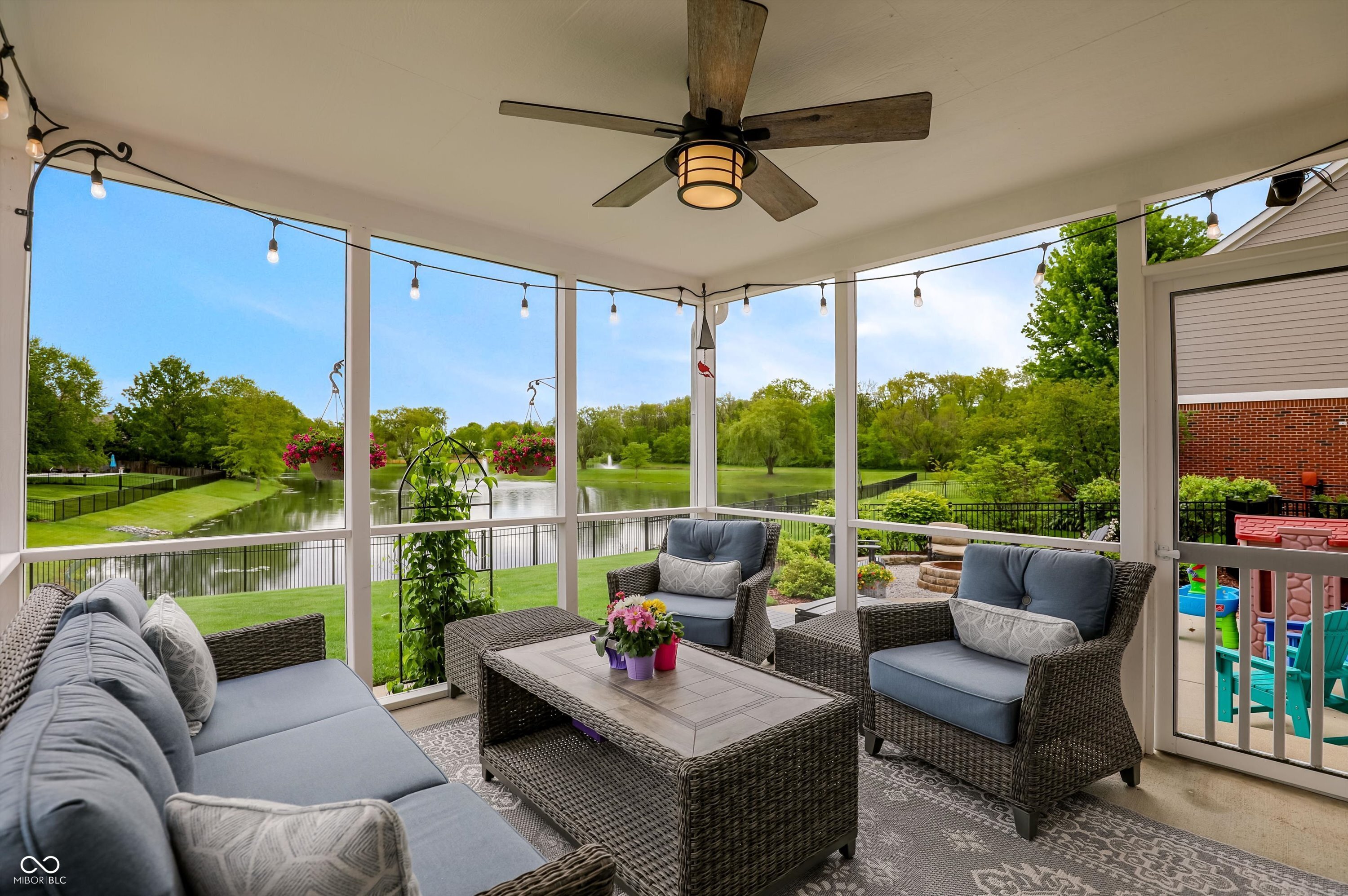 4207 Honeysuckle Lane