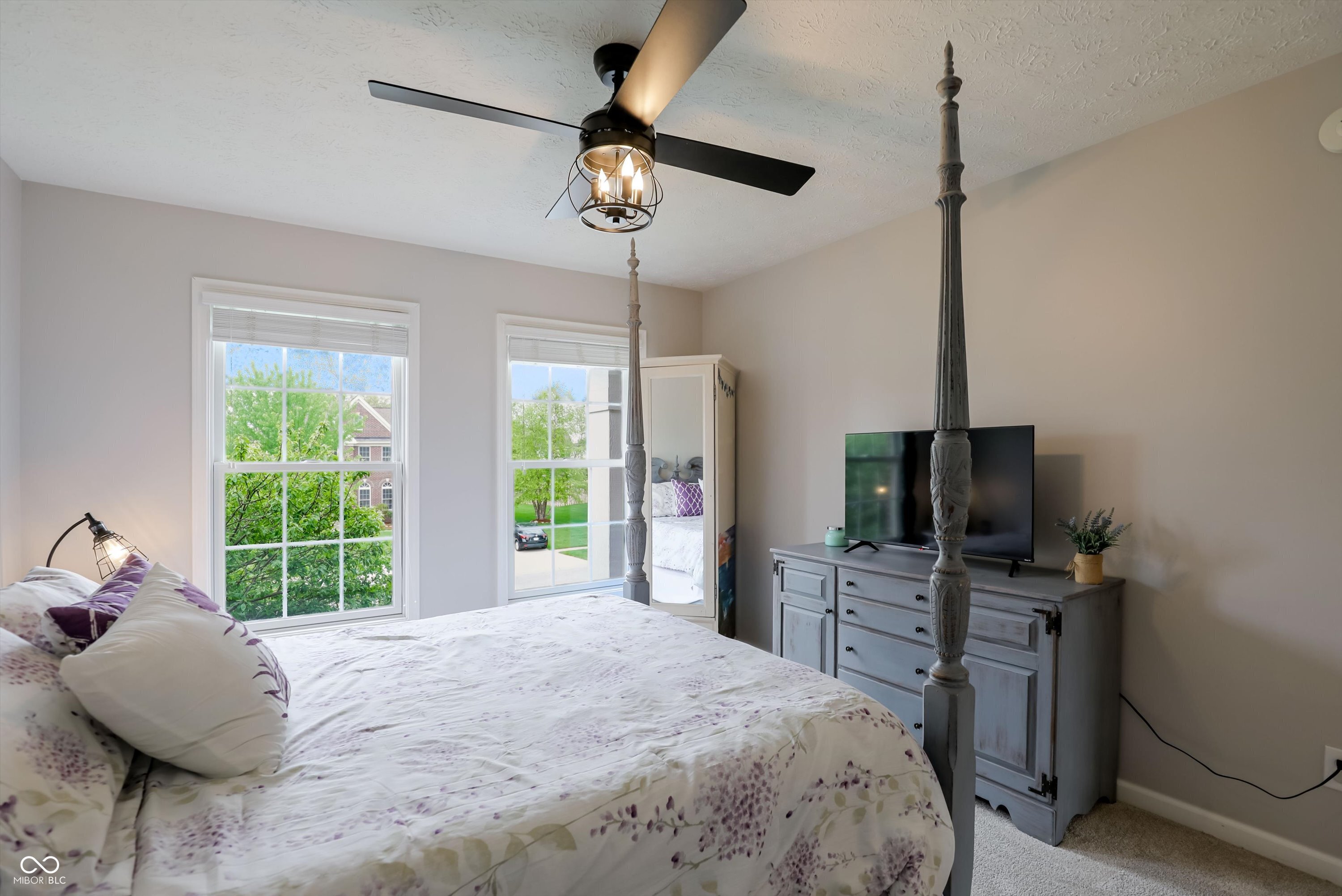 4207 Honeysuckle Lane