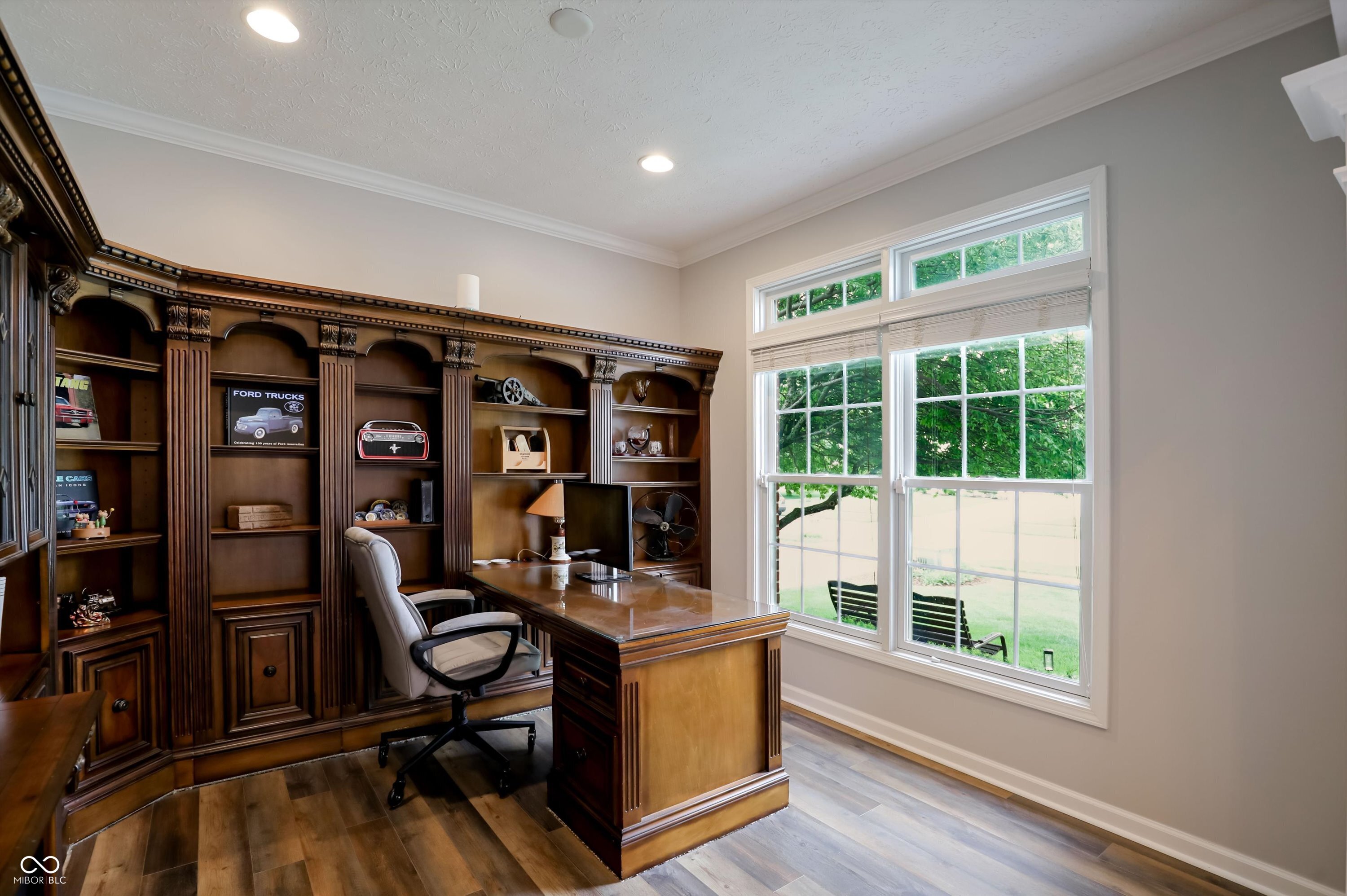 4207 Honeysuckle Lane