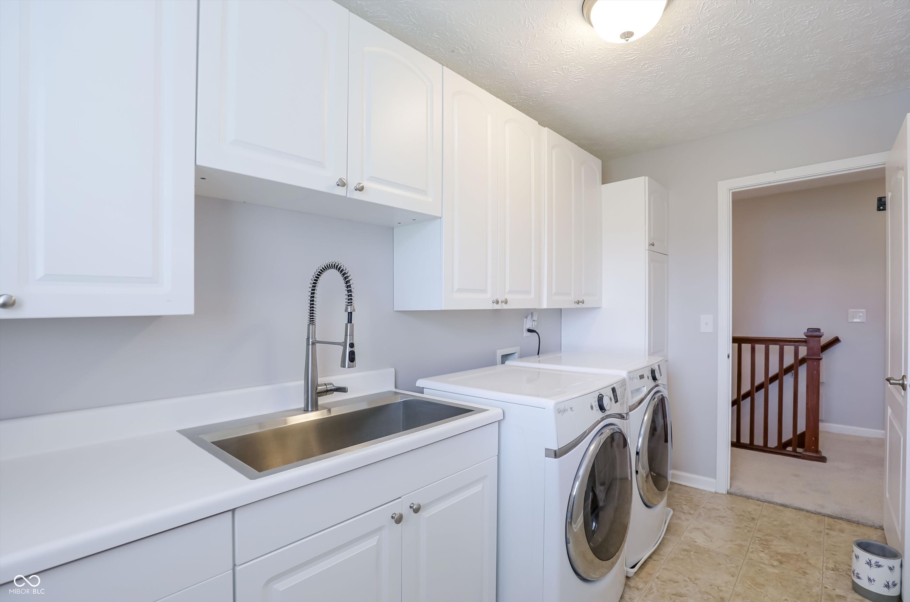4207 Honeysuckle Lane