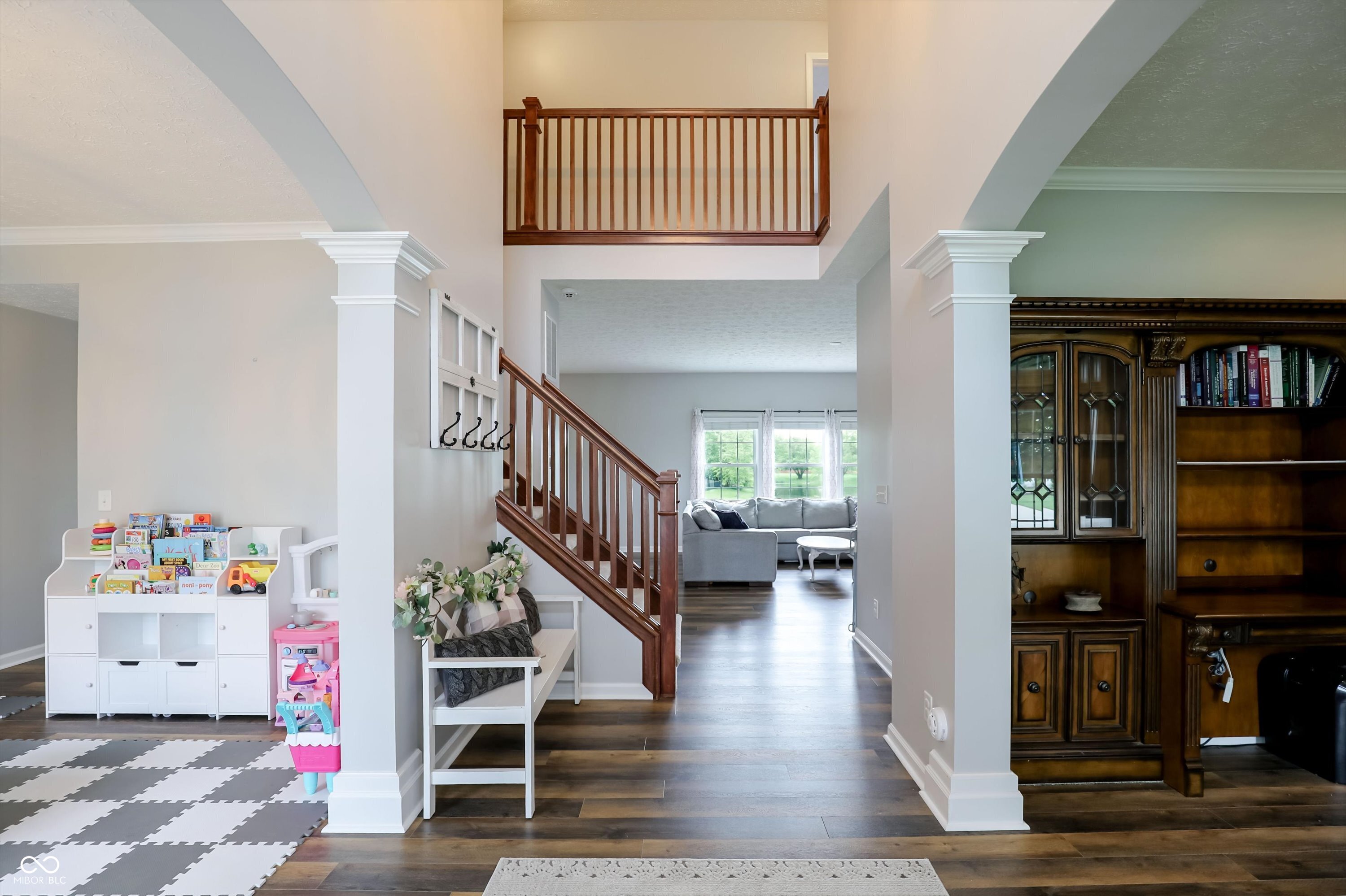 4207 Honeysuckle Lane