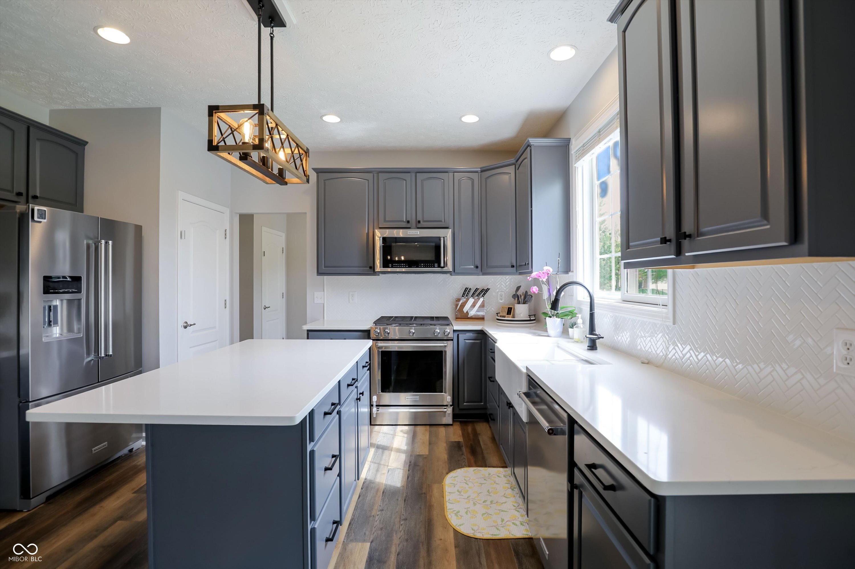 4207 Honeysuckle Lane