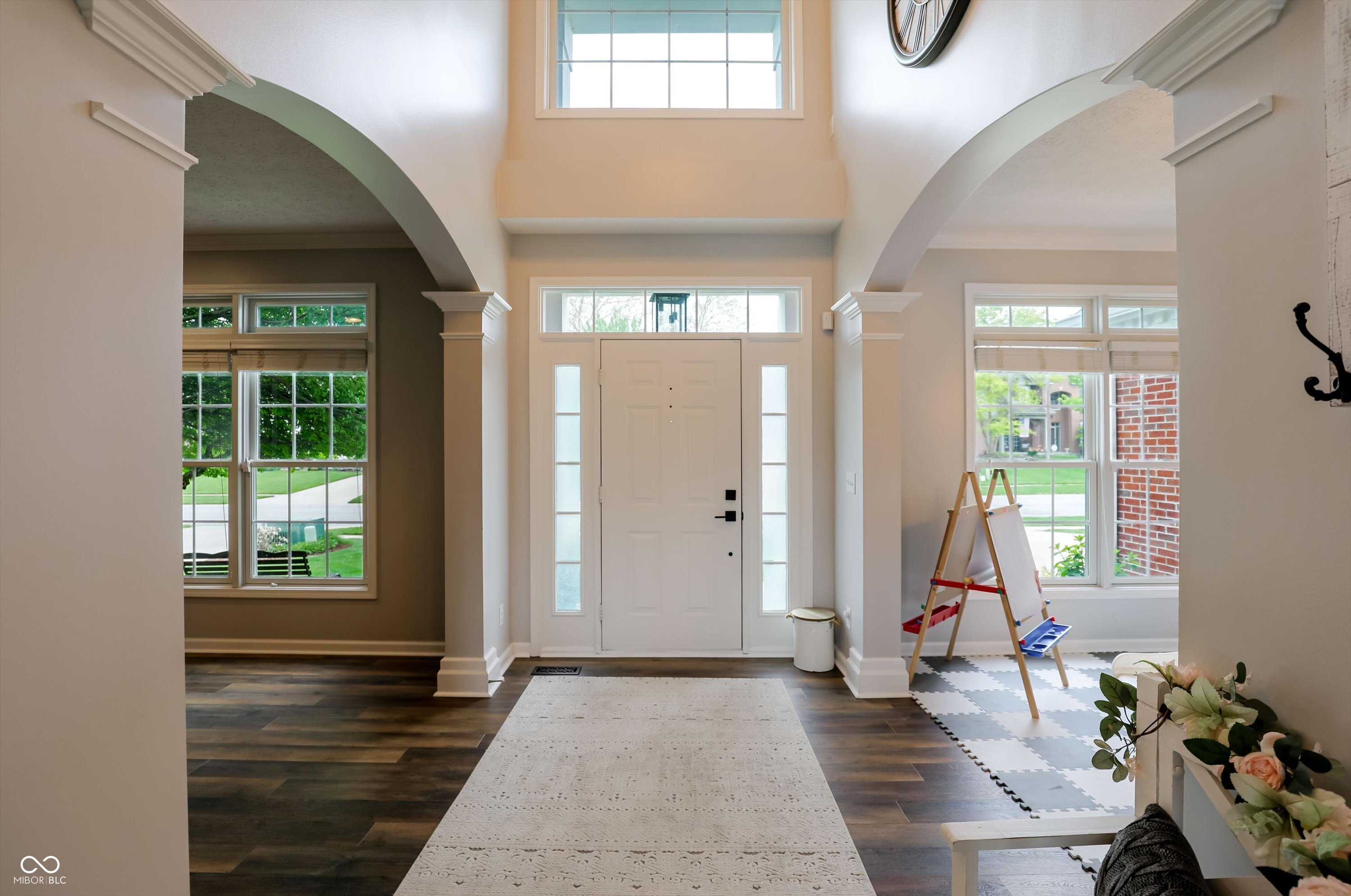 4207 Honeysuckle Lane