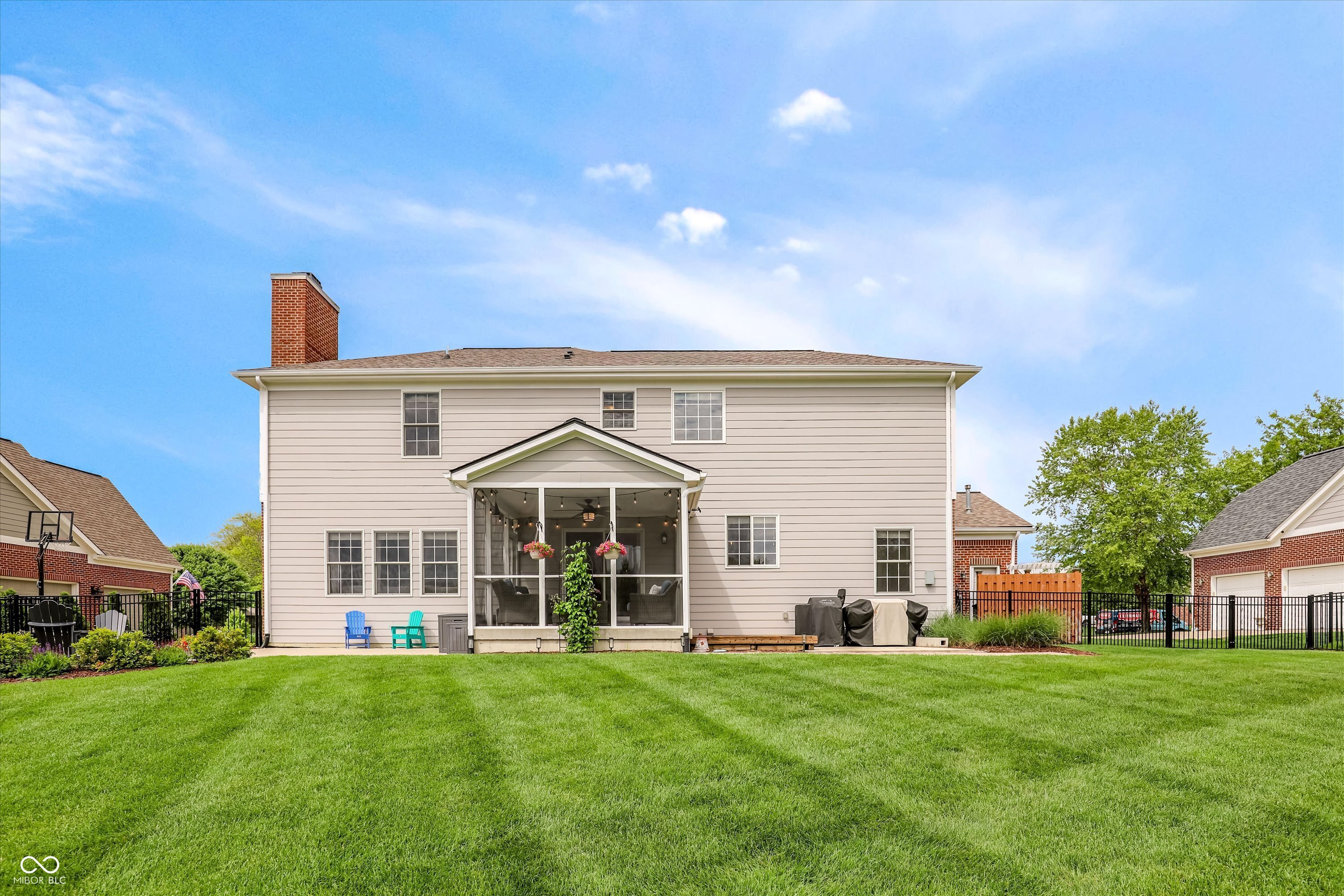 4207 Honeysuckle Lane