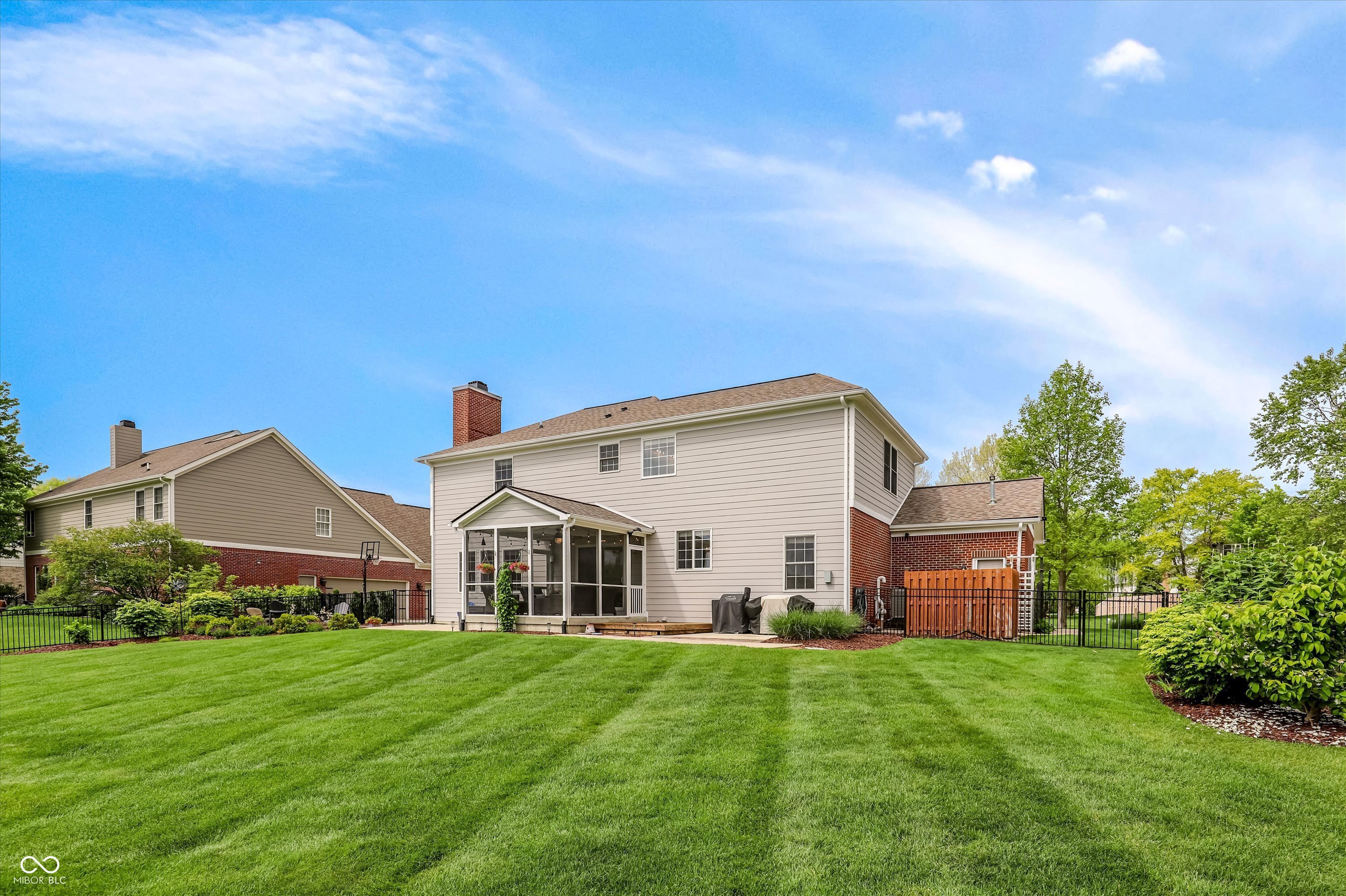 4207 Honeysuckle Lane