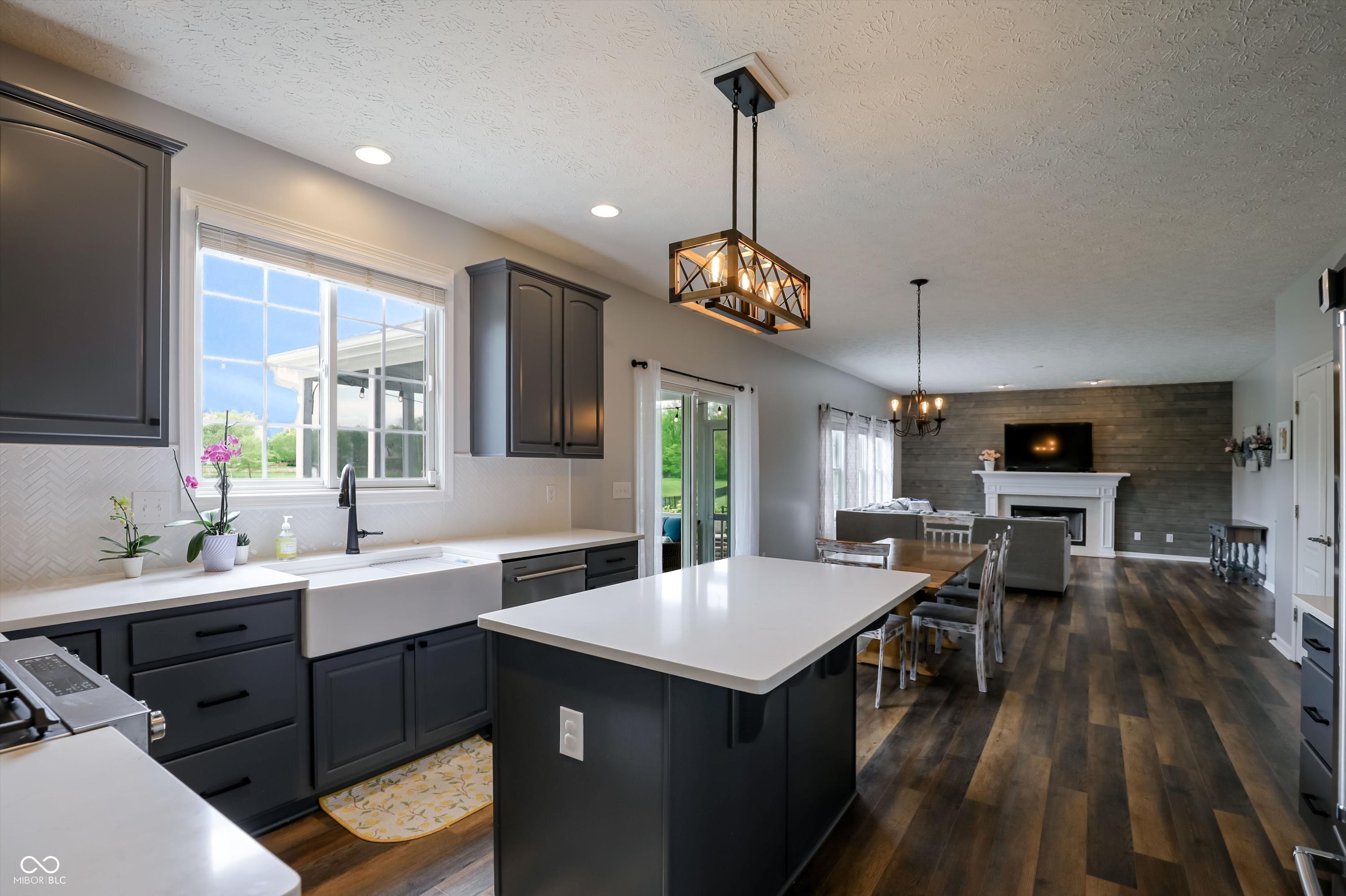 4207 Honeysuckle Lane