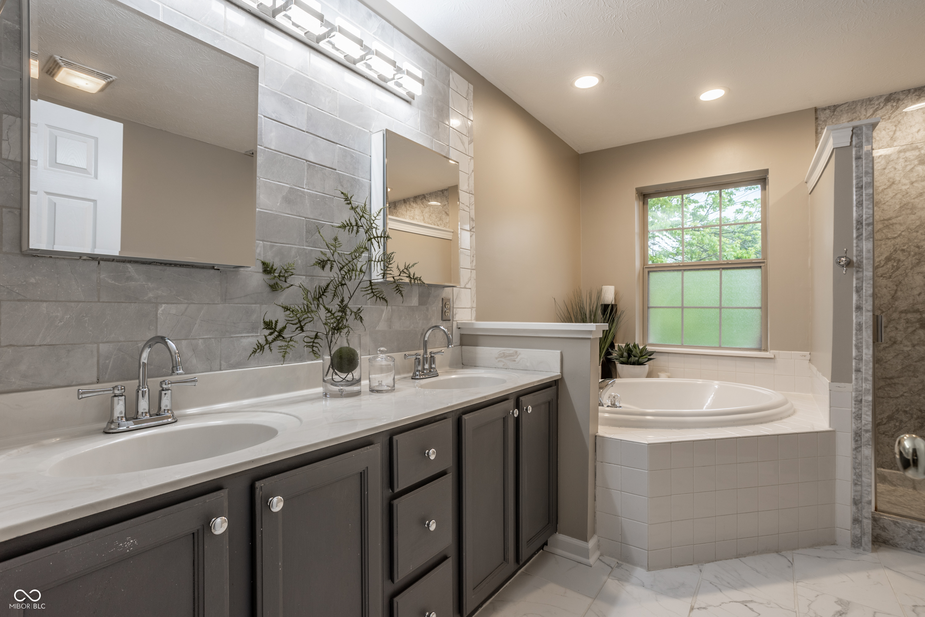 3111 Grandview Way