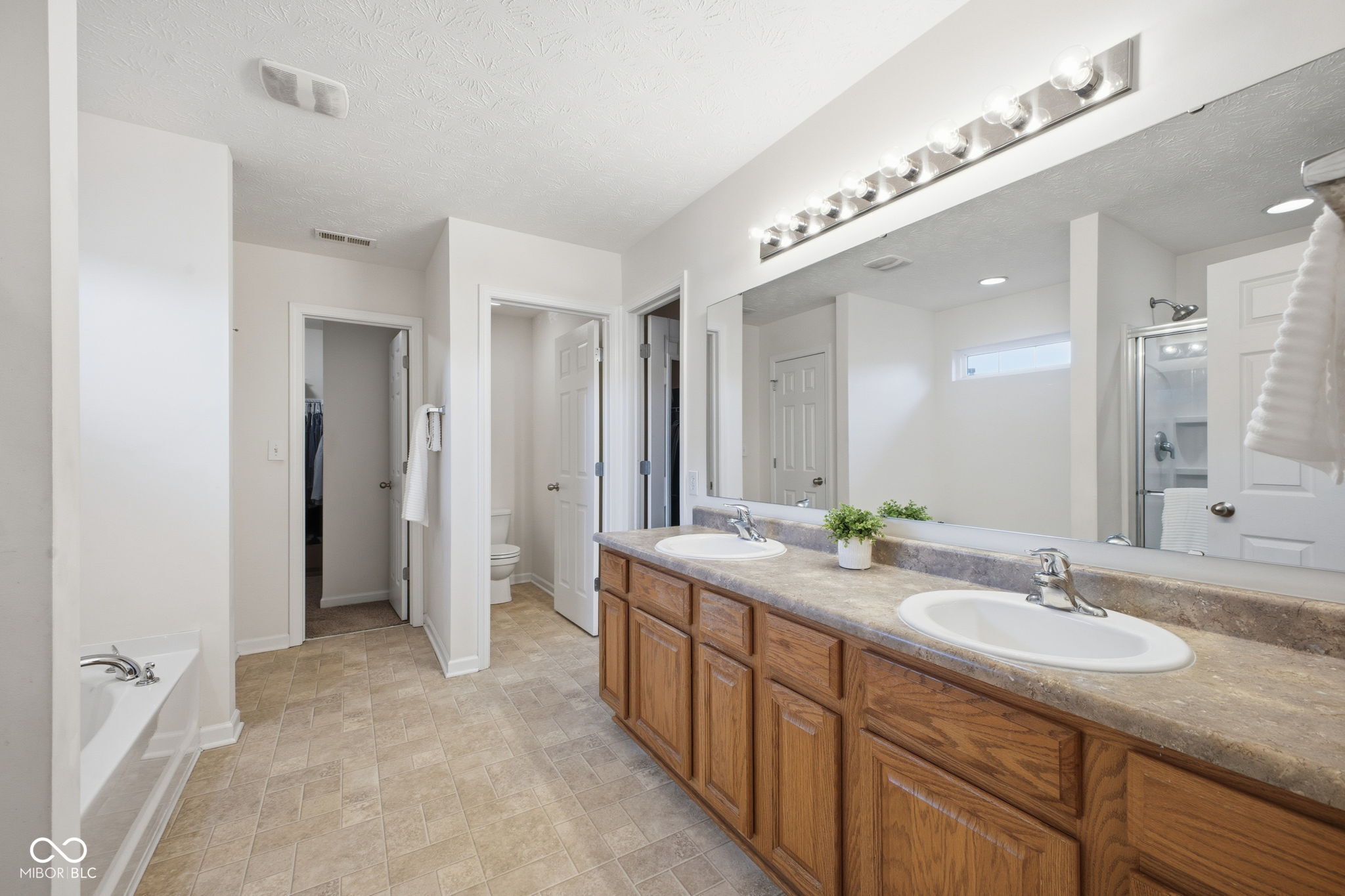 13804 Black Canyon Court