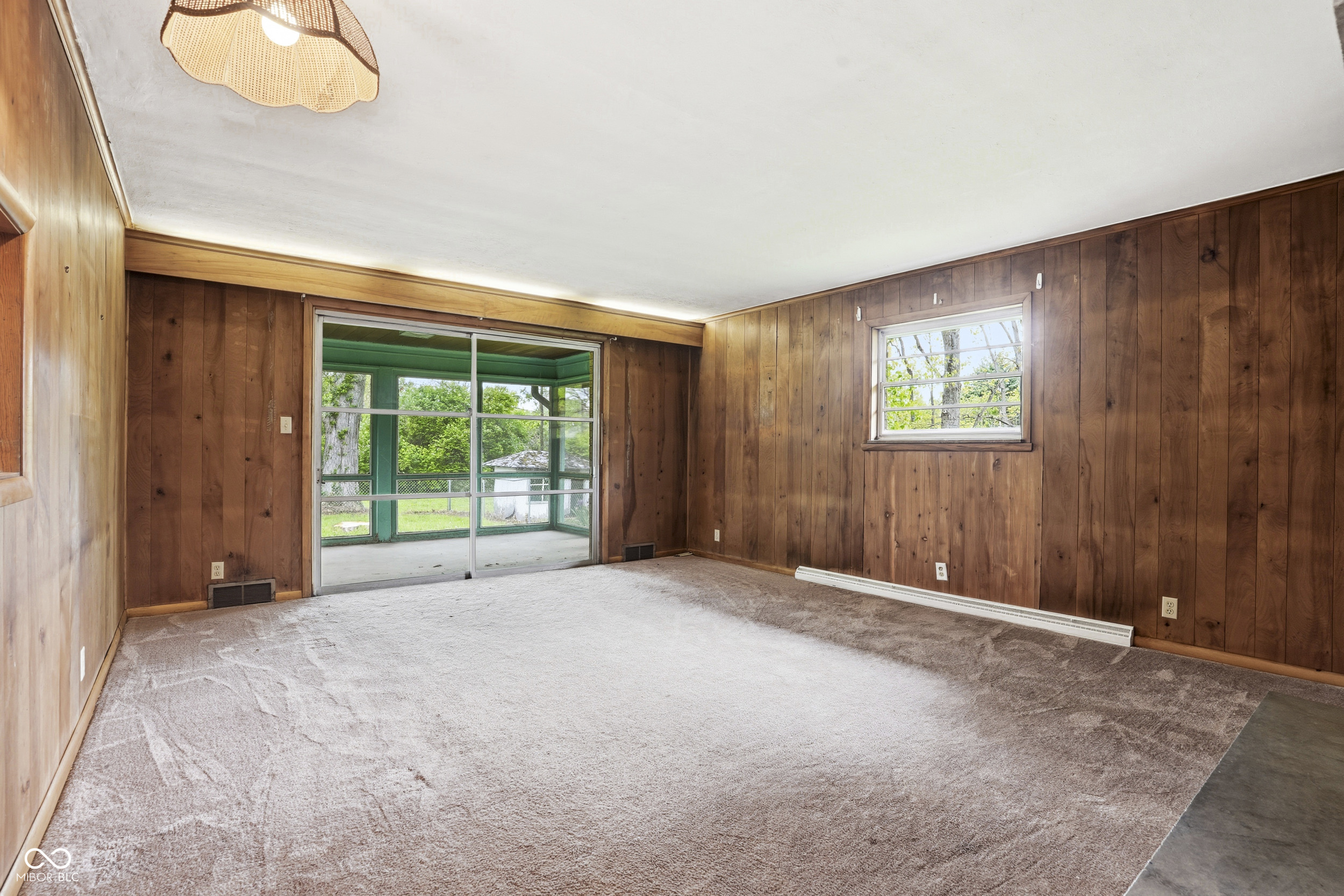 7012 Steven Lane