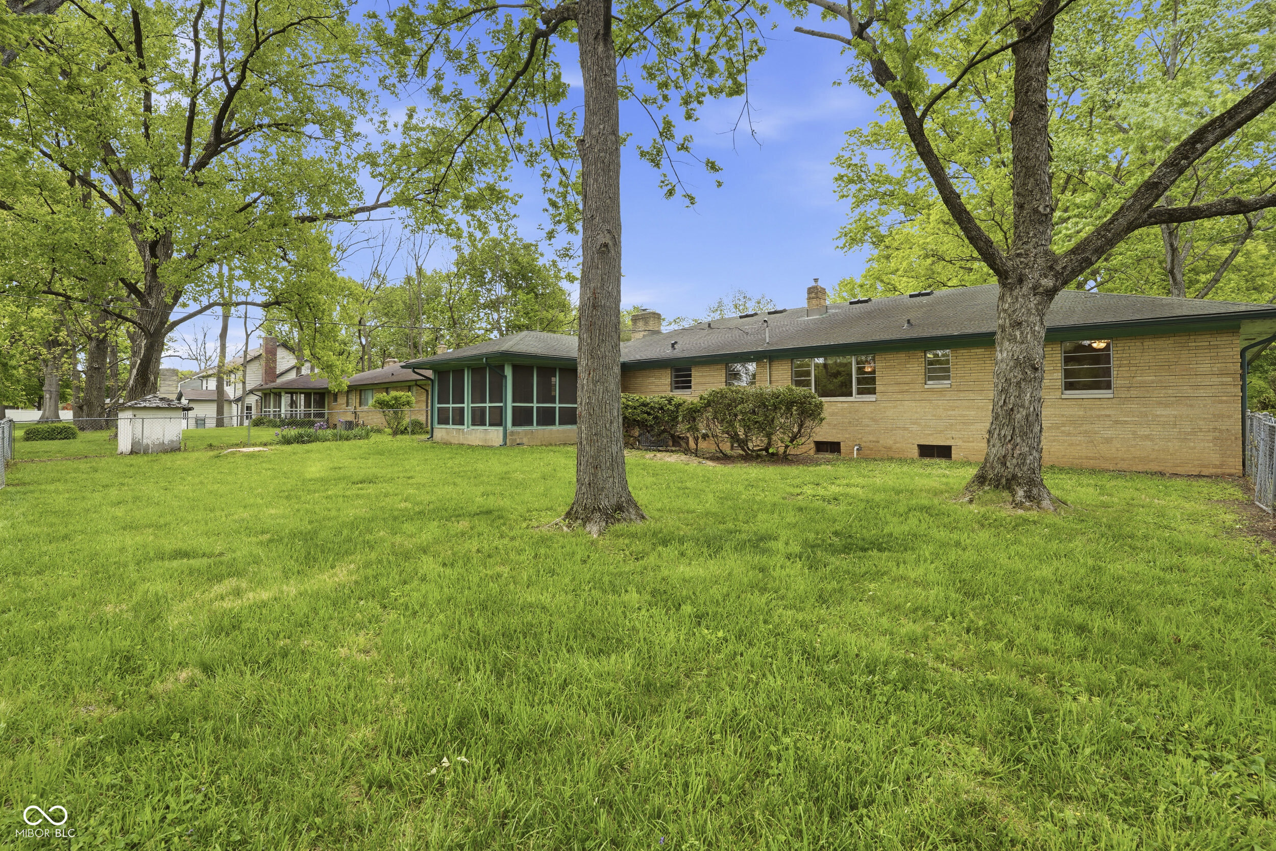 7012 Steven Lane